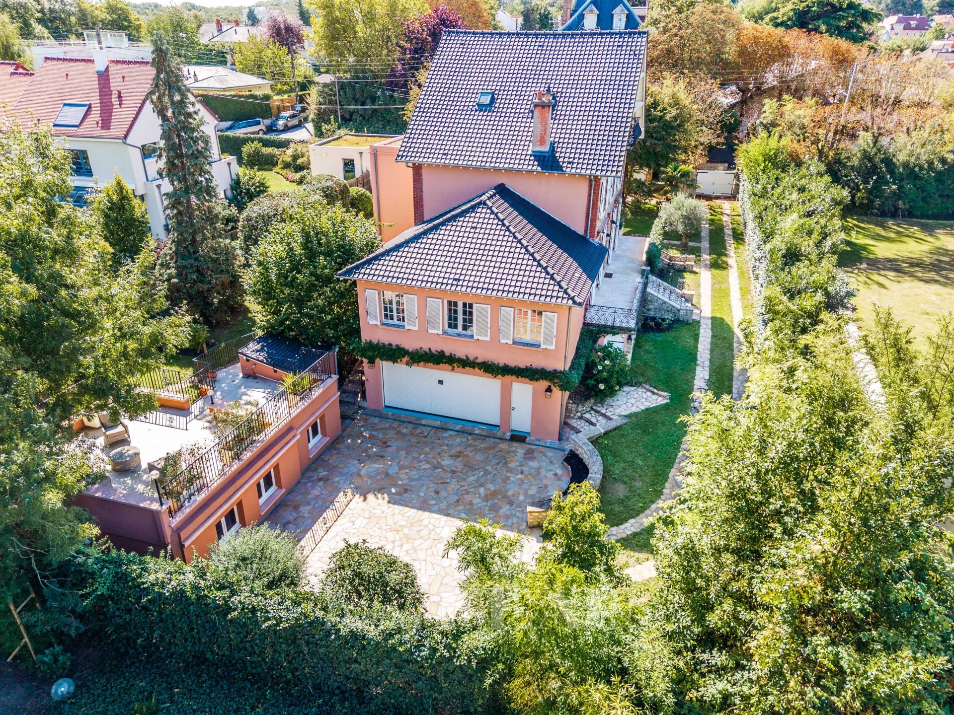 7 Bedroom Villa/Townhouse's Image 15