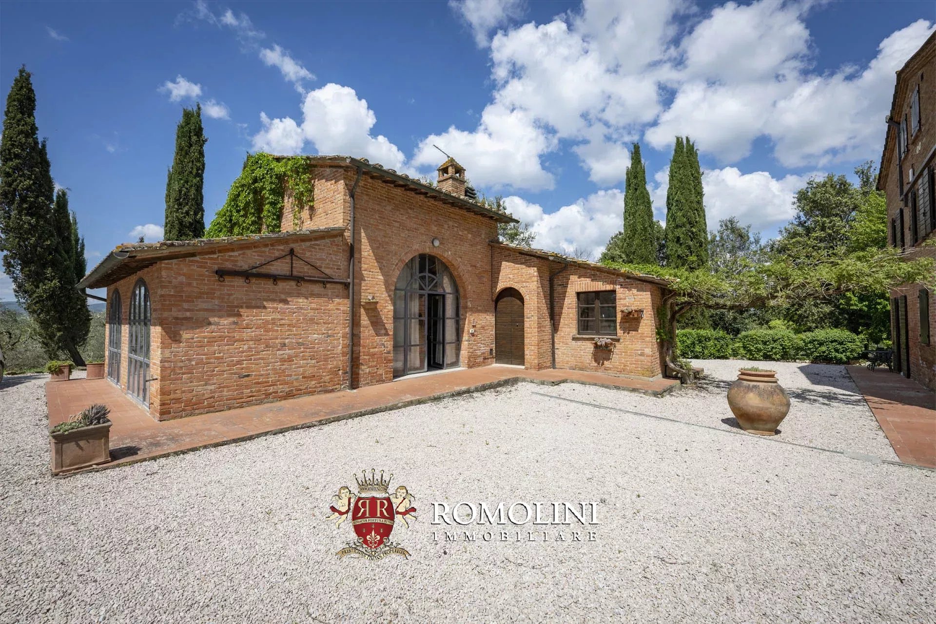 34 Bedroom Vineyard's Image 61