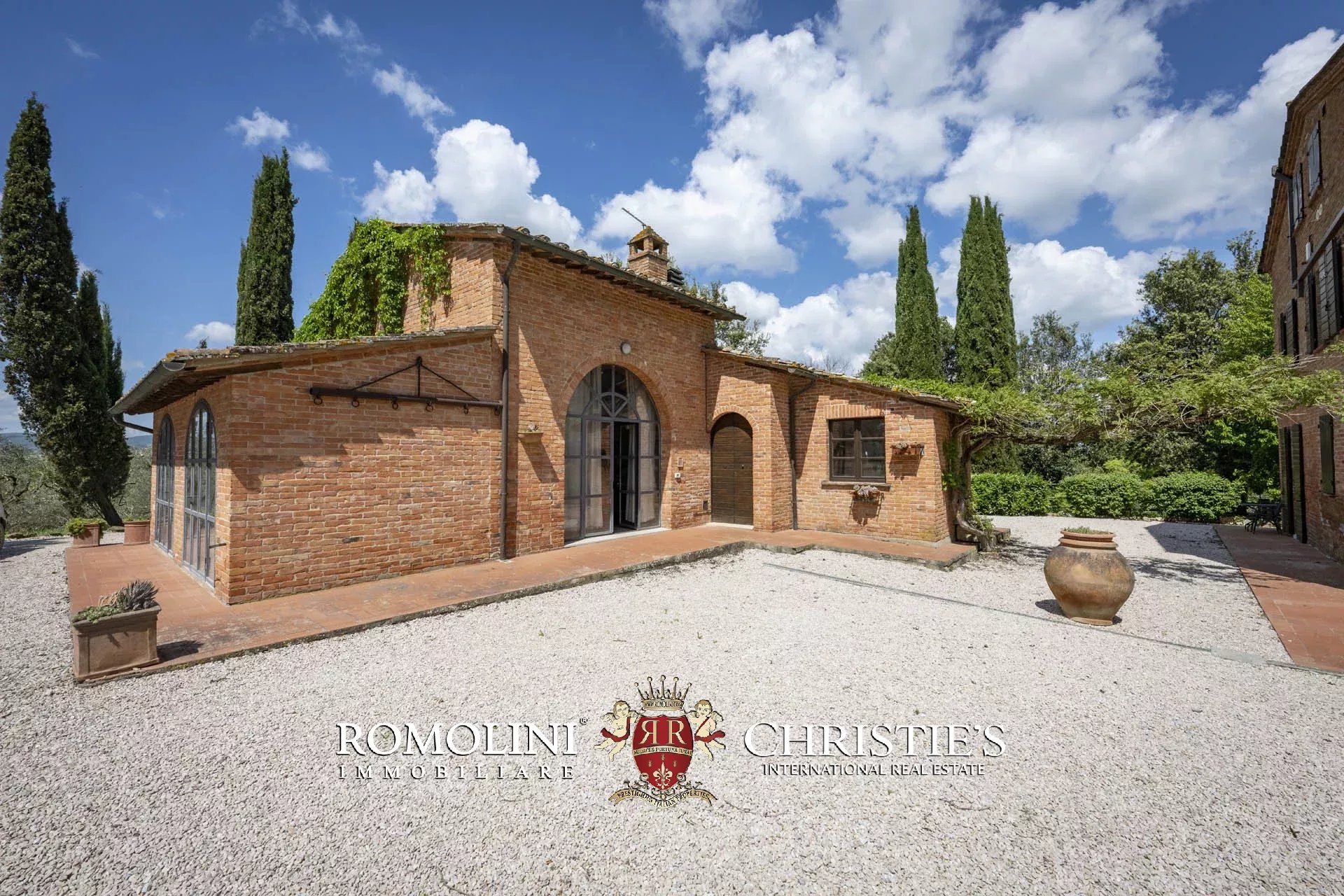 34 Bedroom Vineyard's Image 61