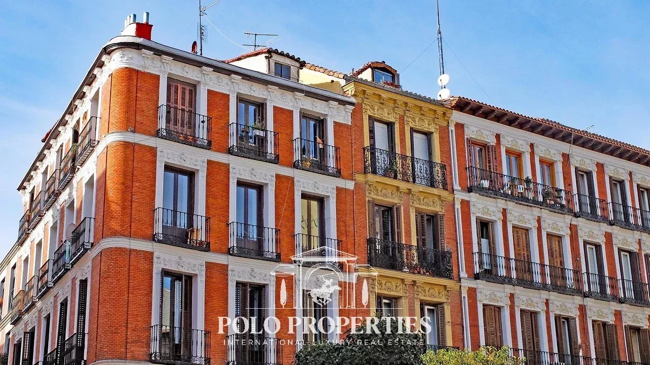 Bright Exterior Apartment Under Renovation in Madrid’s Golden Mile