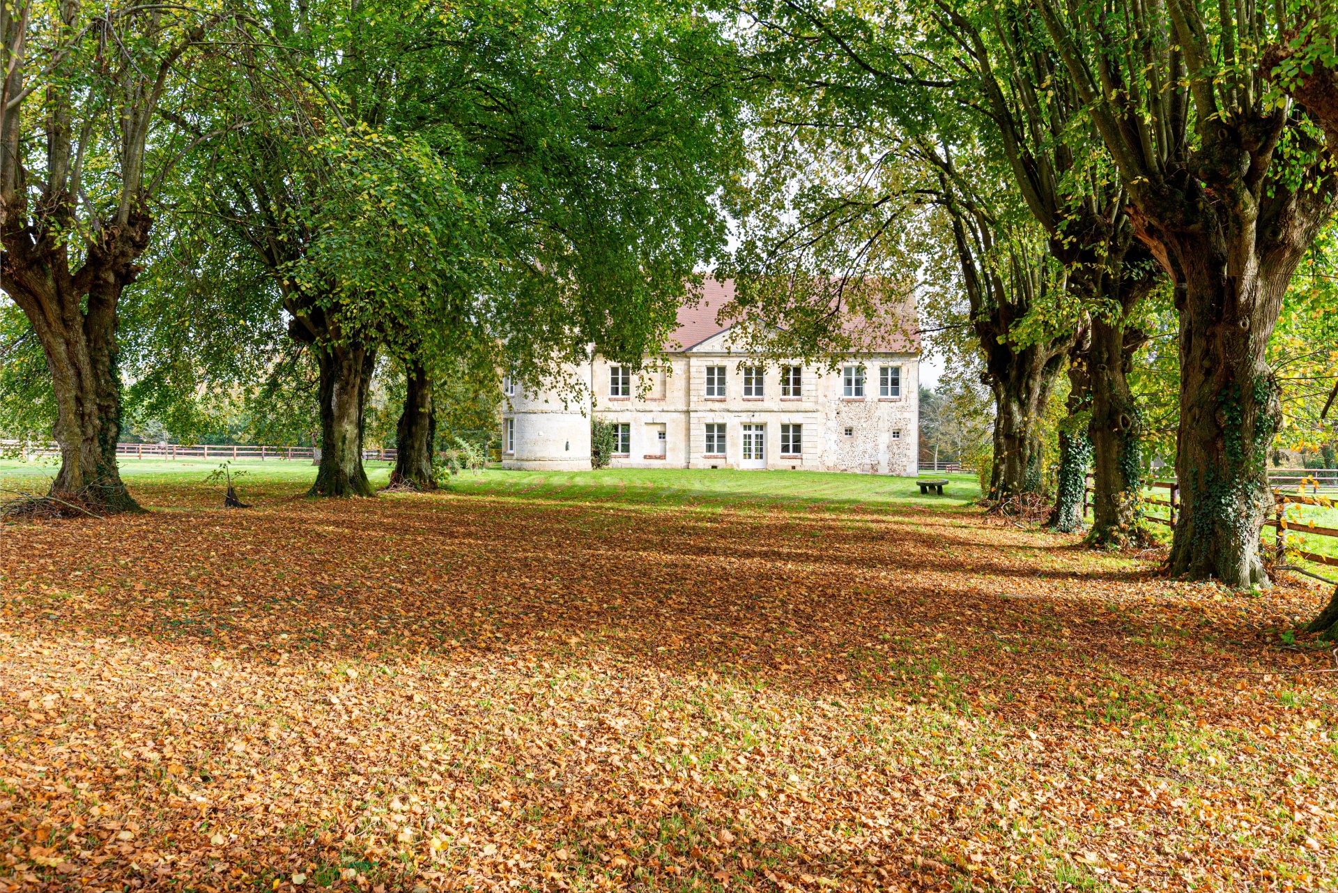 6 Bedroom Chateau's Image 3