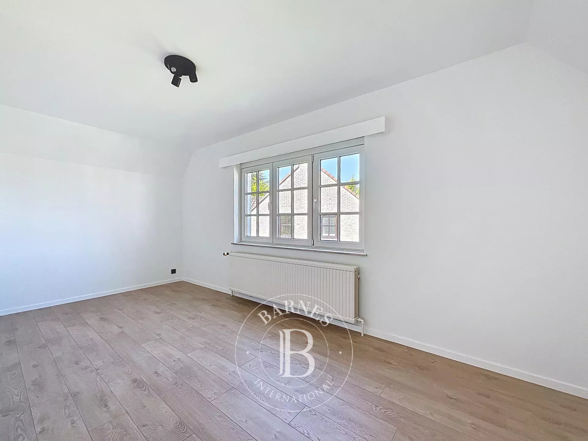 Villa fully renovated in 2025 in the heart of Waterloo.