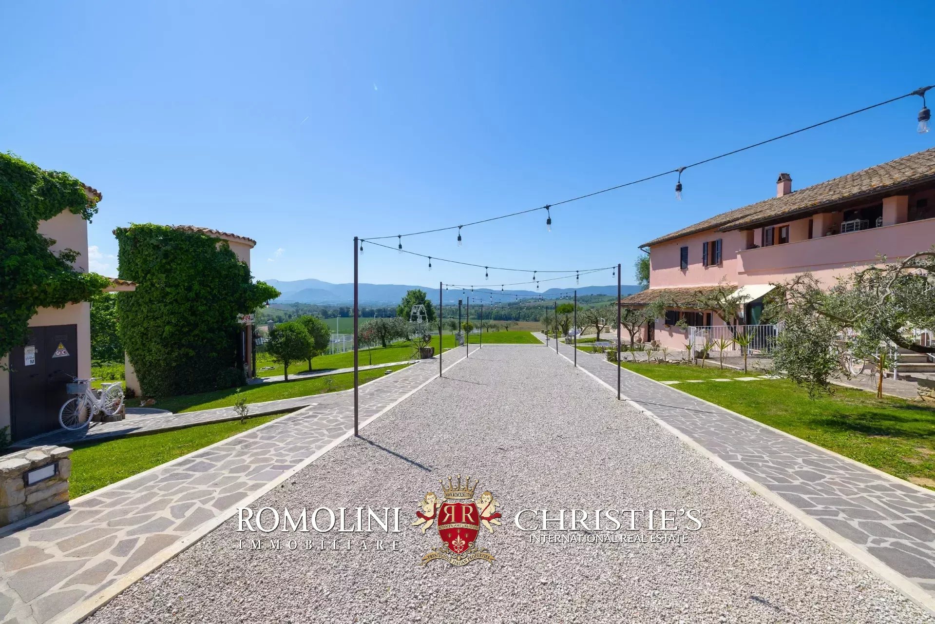 35 Bedroom Villa/Townhouse's Image 24