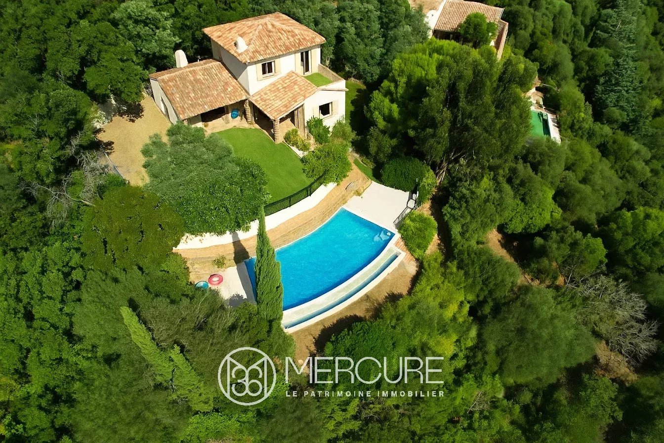 Sainte-Maxime – villa rénovée – emplacement et vue exceptionnels - 21443CA