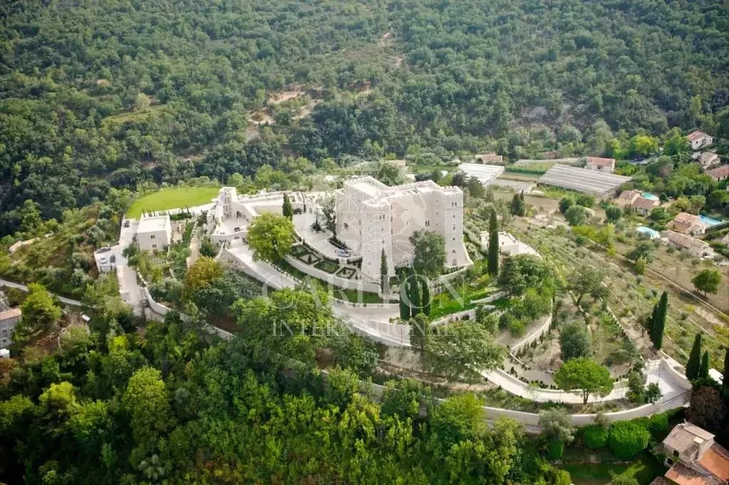 Saint-Jeannet – Castillo del siglo XI