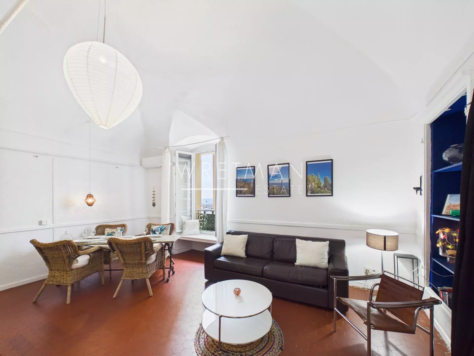 Appartement 2 pièces avec vue mer - Menton Vieux Port