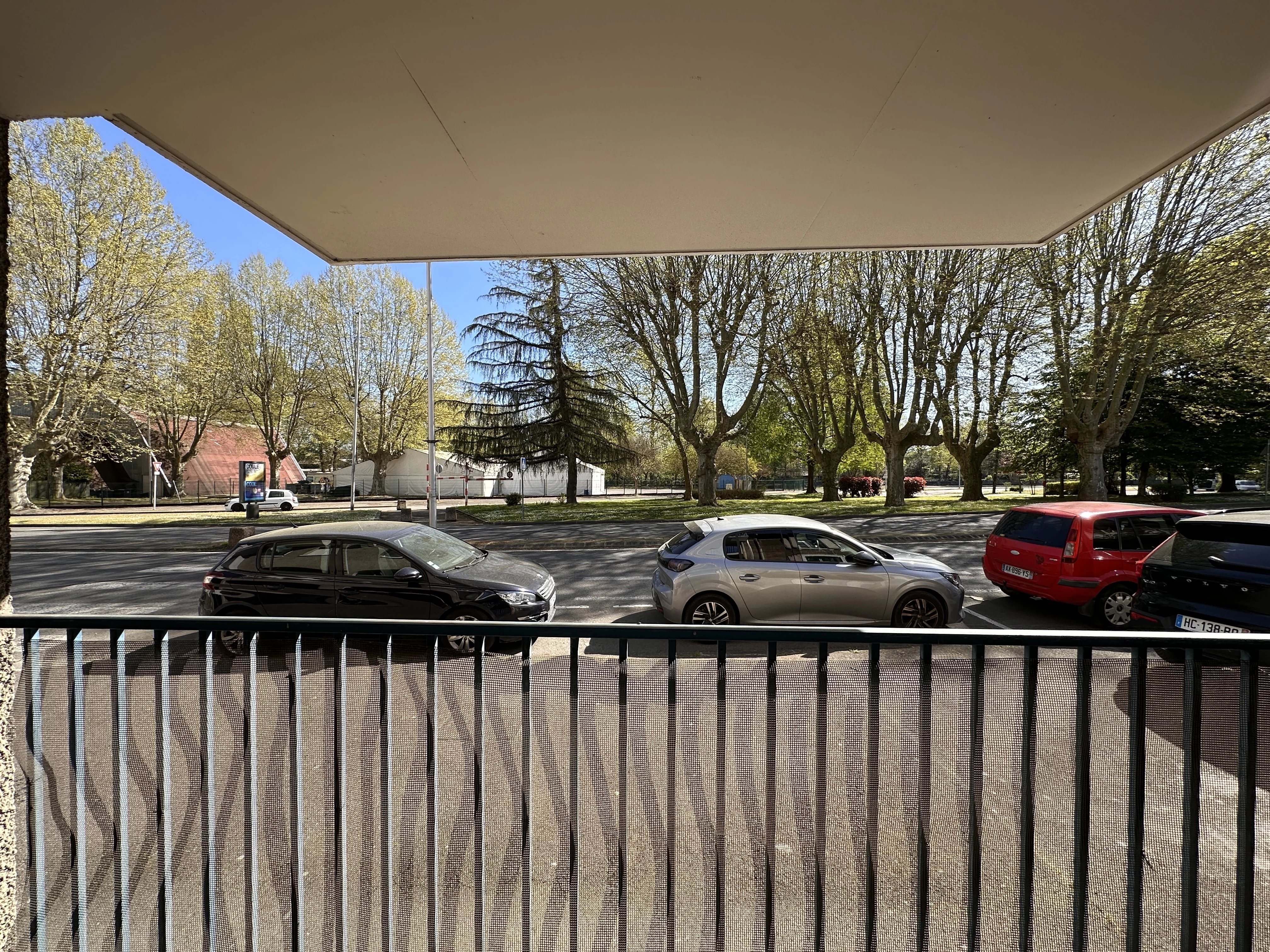 Twee-kamerappartement met eigen parkeerplaats