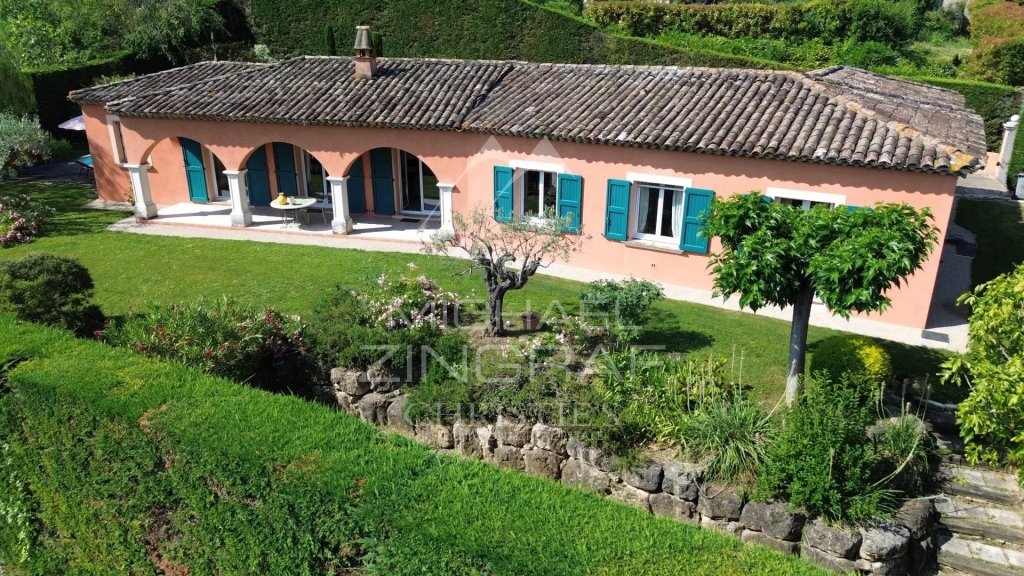 Villa for sale in La colle-sur-loup — Single-storey villa facing Saint Paul de Vence village