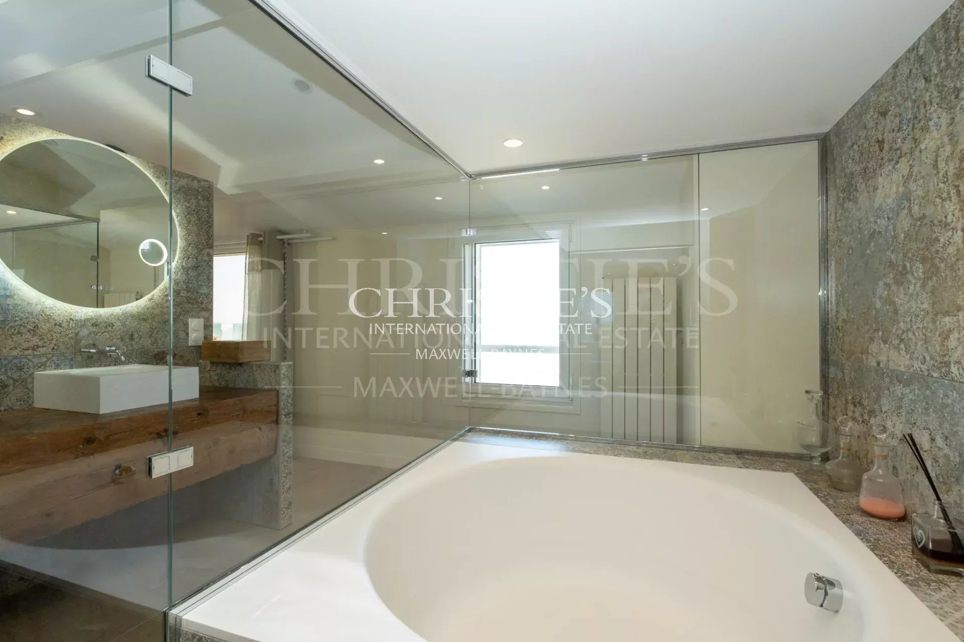 4 Bedroom Villa/Townhouse's Image 9