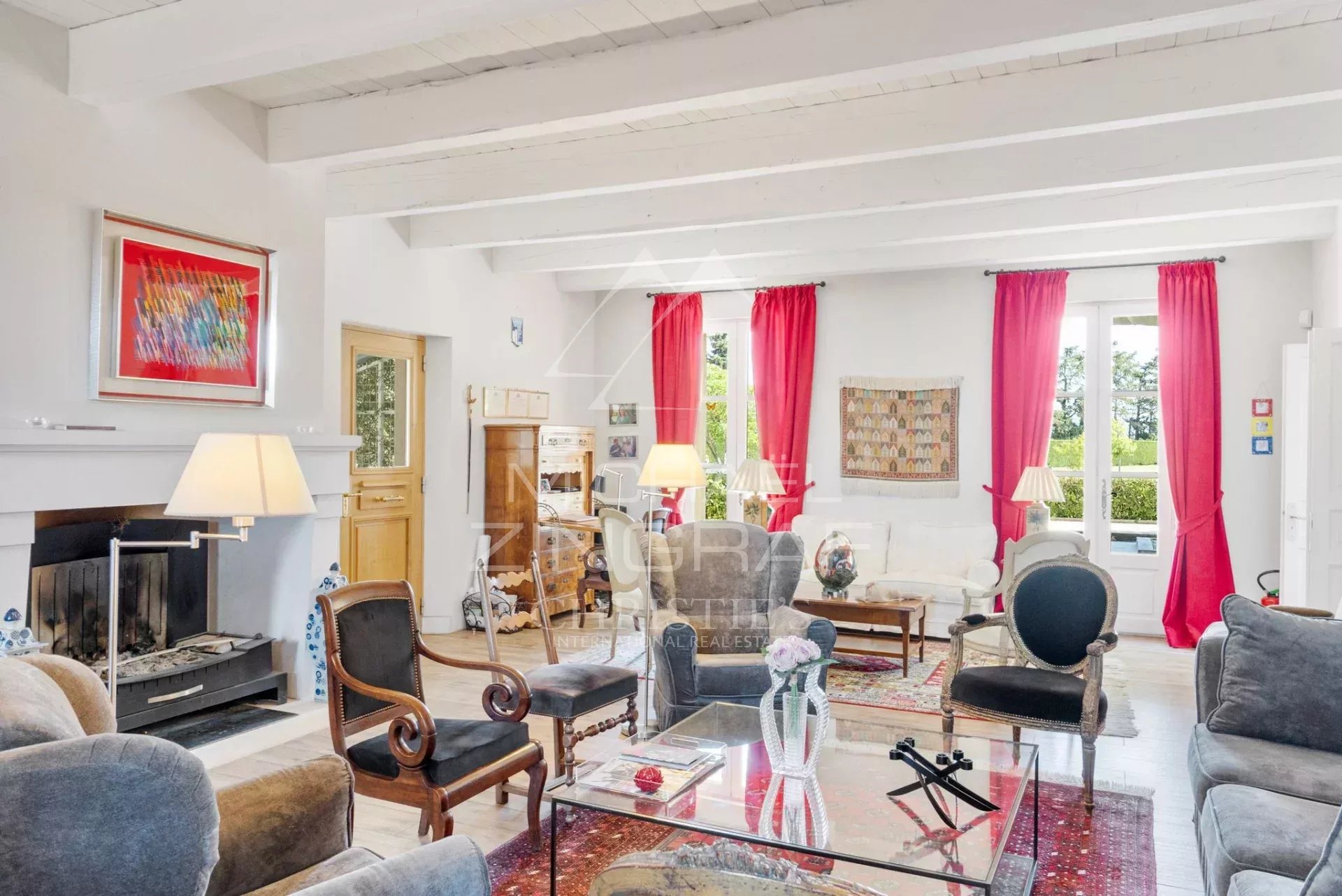 6 Bedroom Villa/Townhouse's Image 8