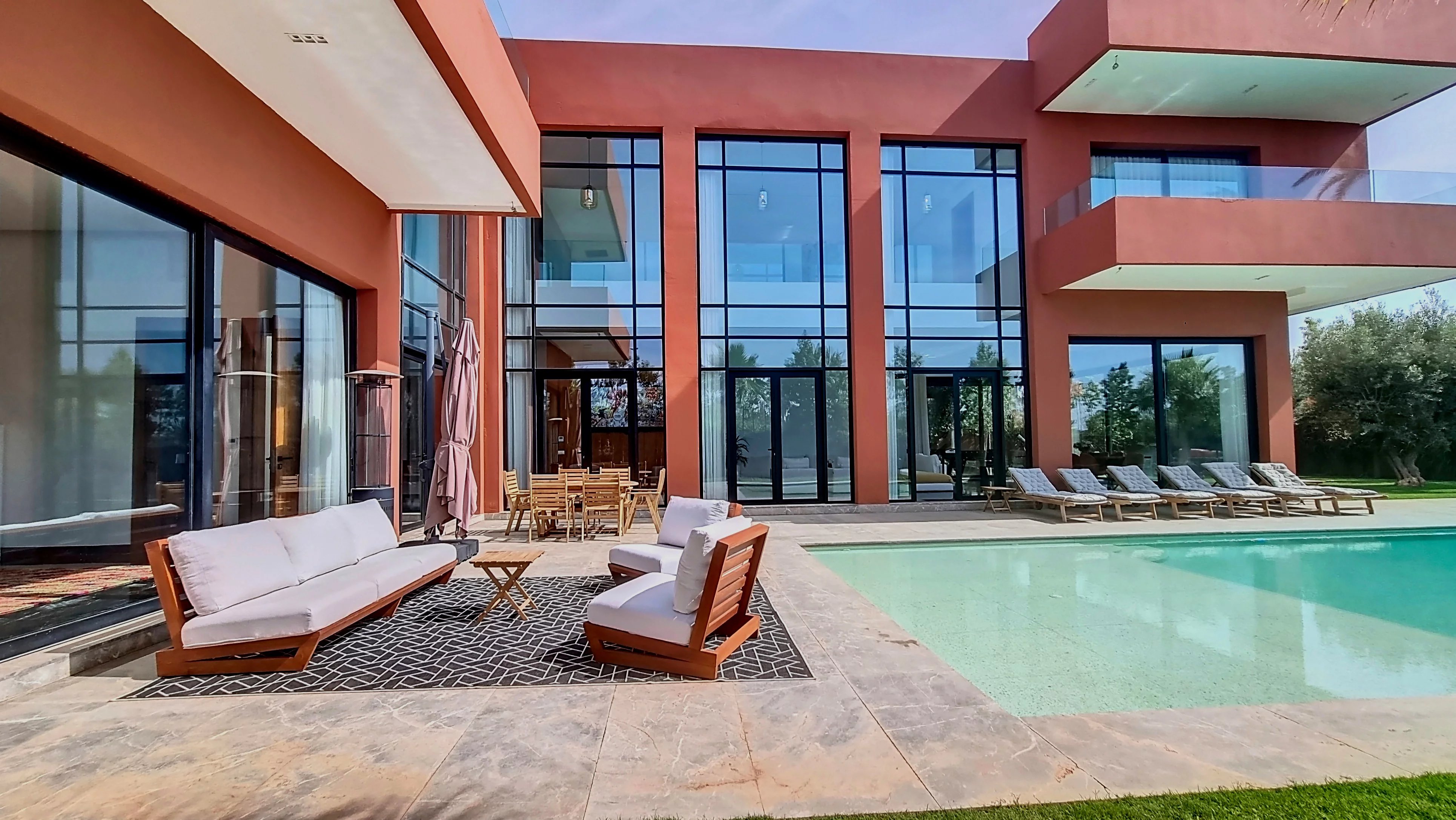 Impressionnante villa contemporaine a vendre  sur de golf amelkis marrakech