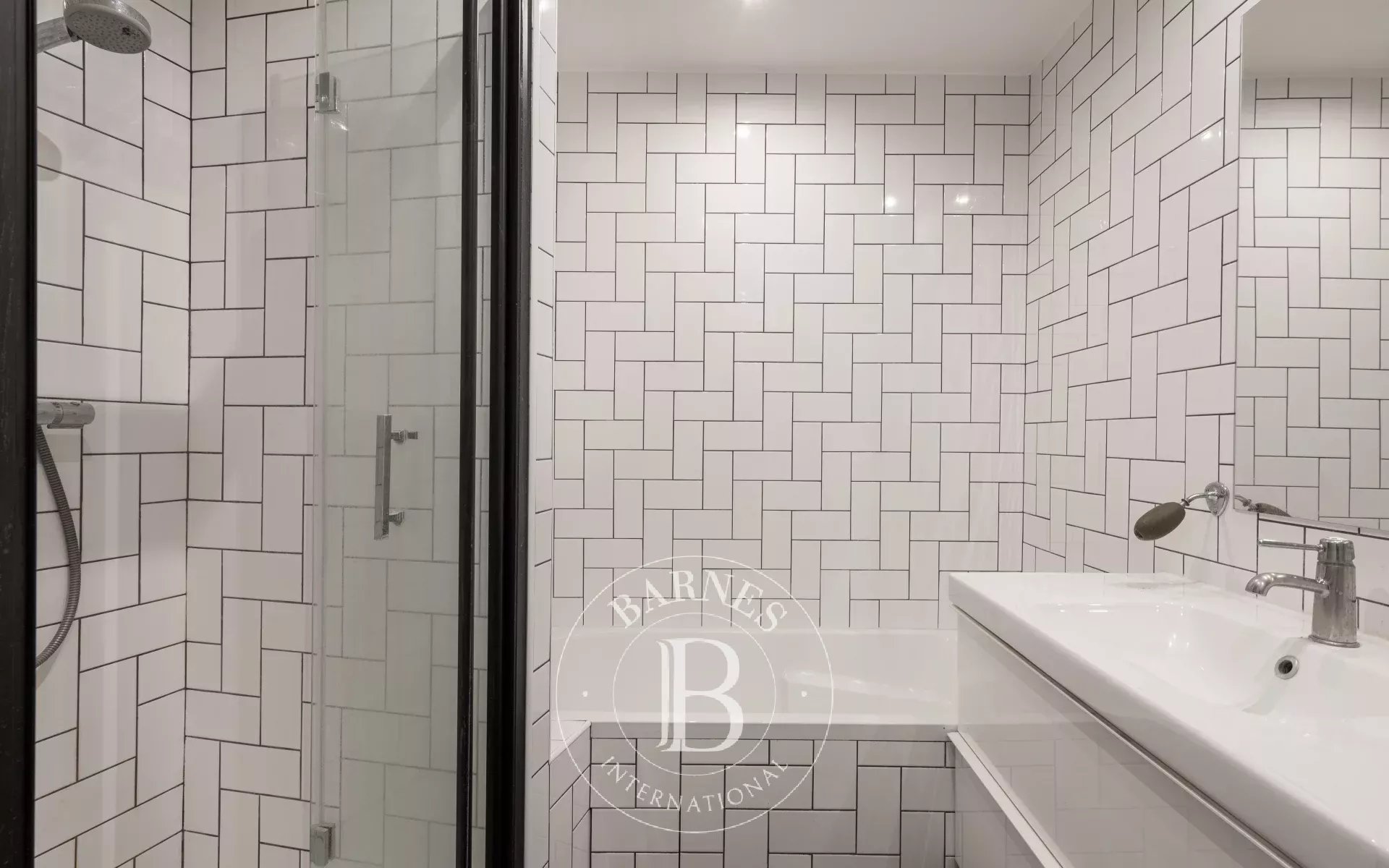 Daire Paris 18ème - picture 13