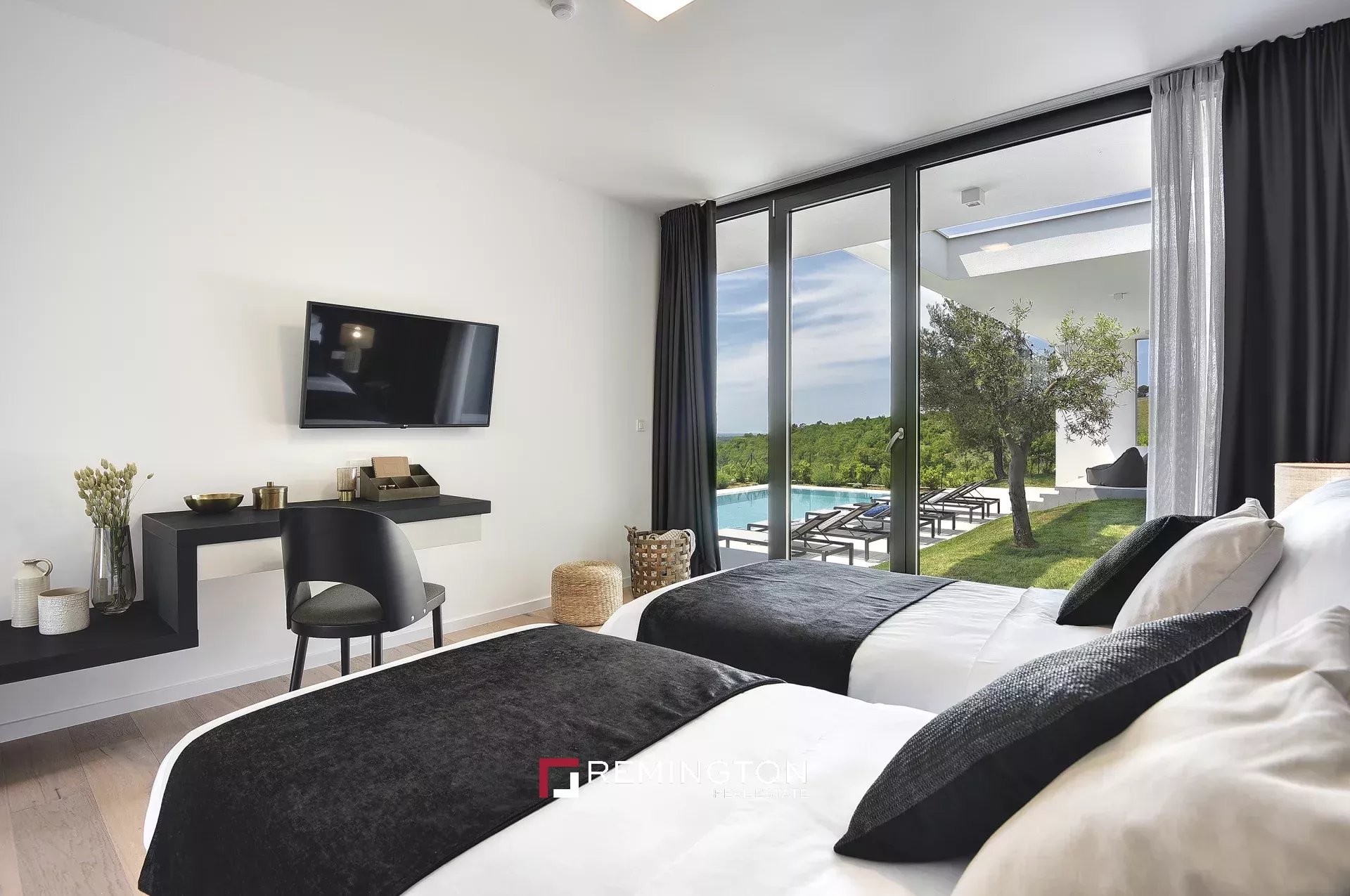 4 Bedroom Villa/Townhouse's Image 13