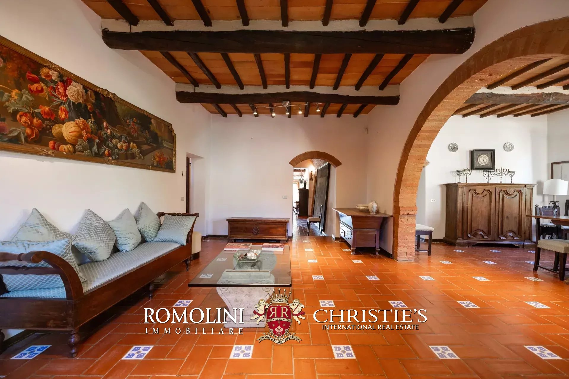 18 Bedroom Vineyard's Image 44