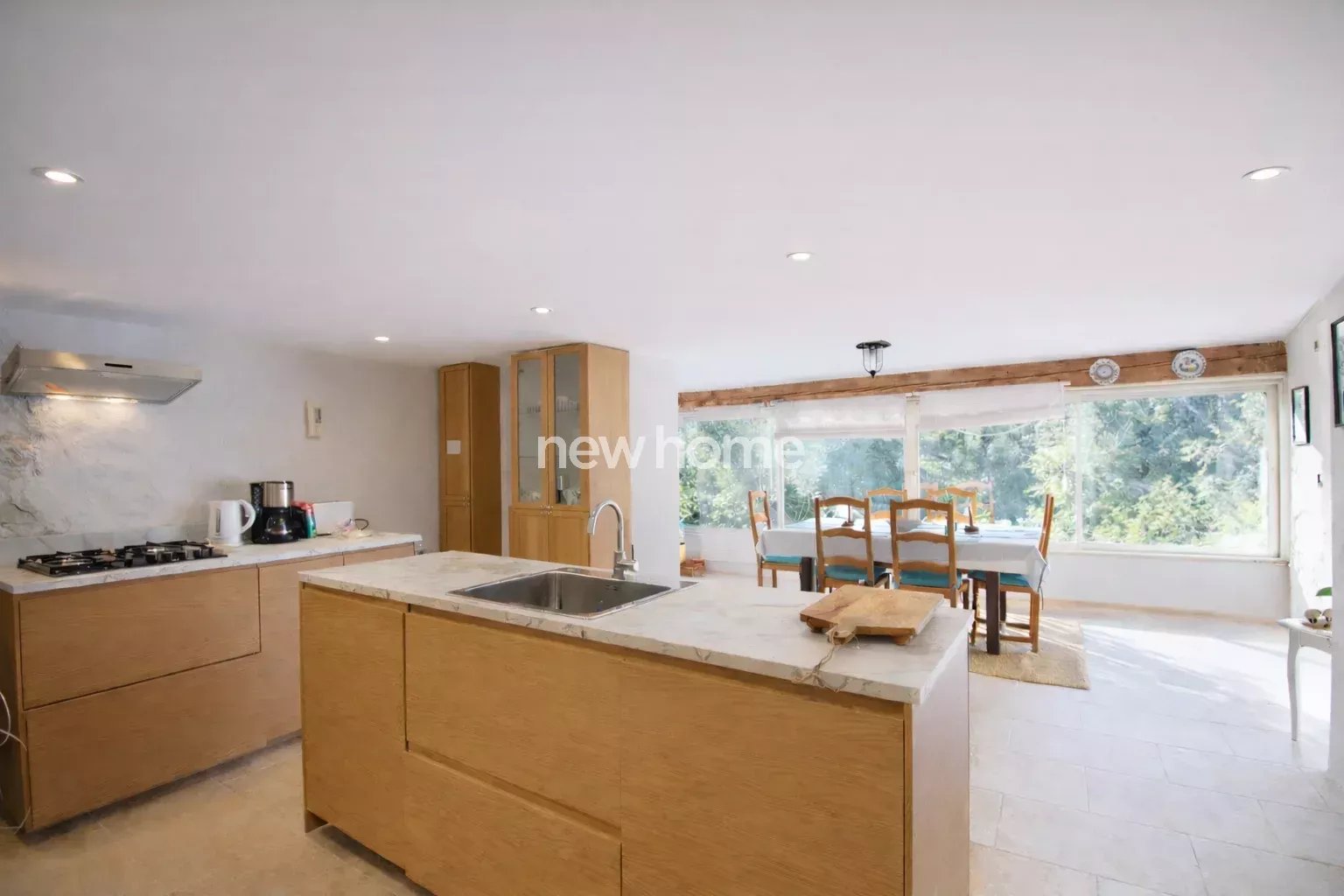 Maison 4 chambres au clame sur un beau terrain arboré