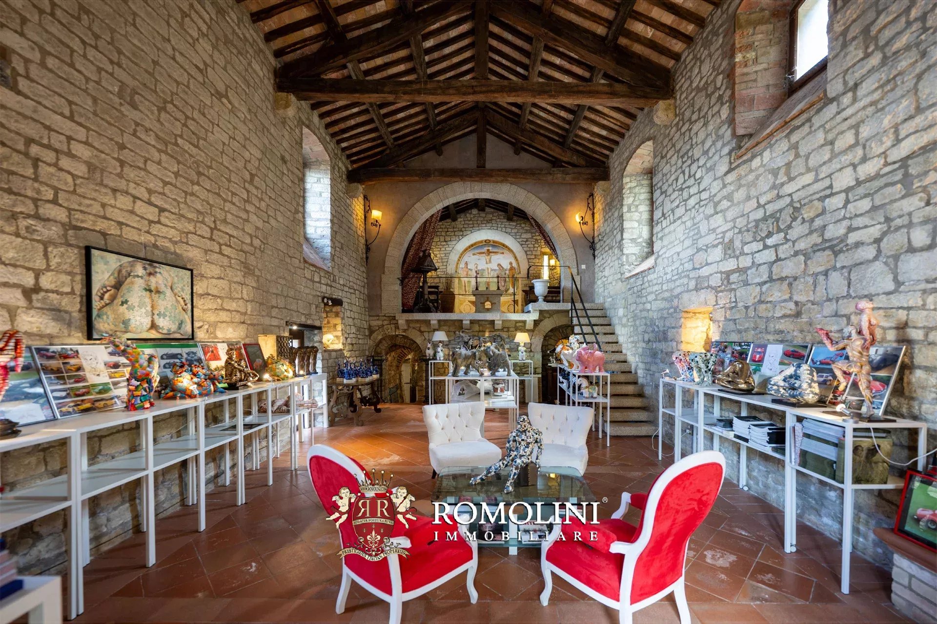 8 Bedroom Villa/Townhouse's Image 30