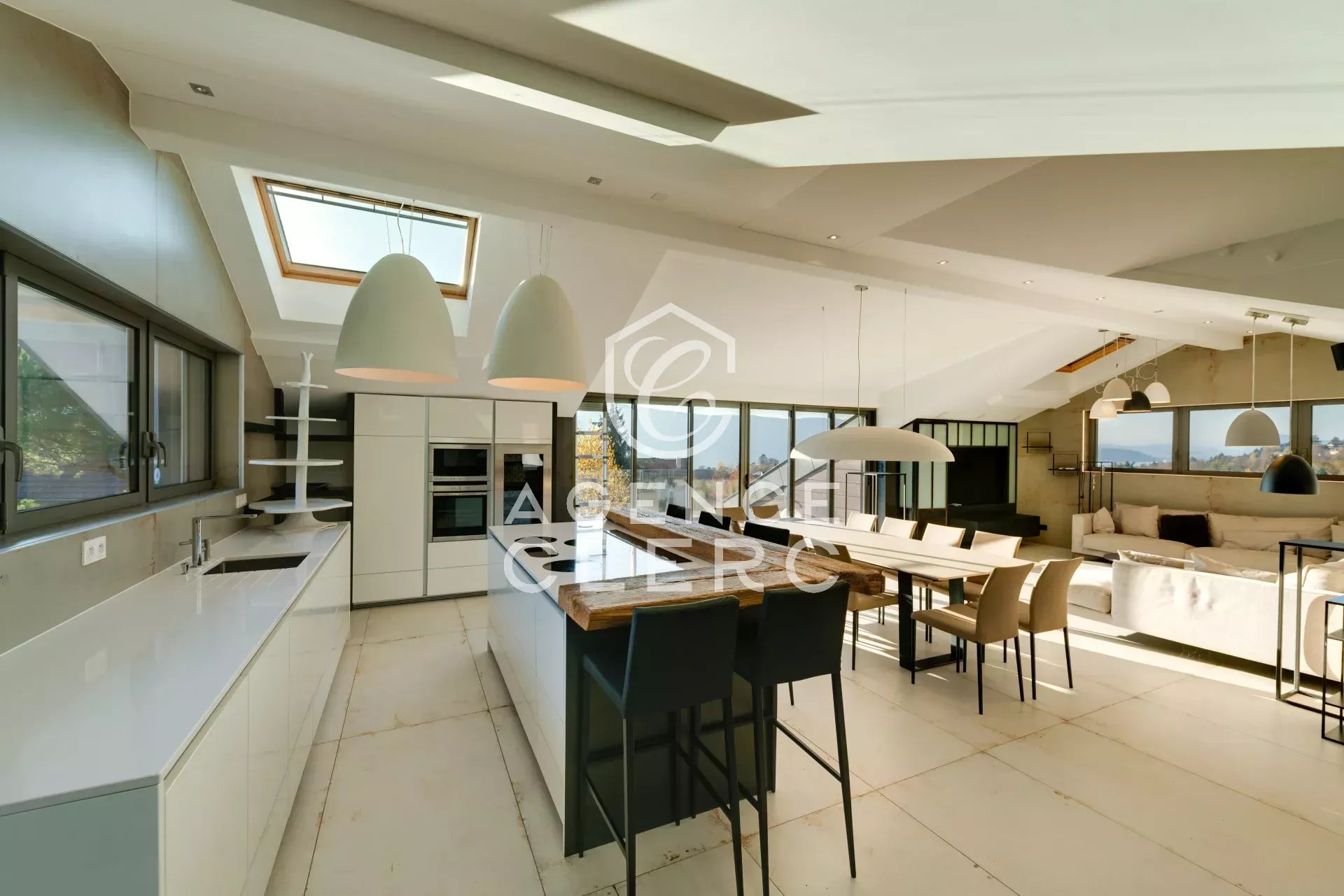 7 Bedroom Villa/Townhouse's Image 13