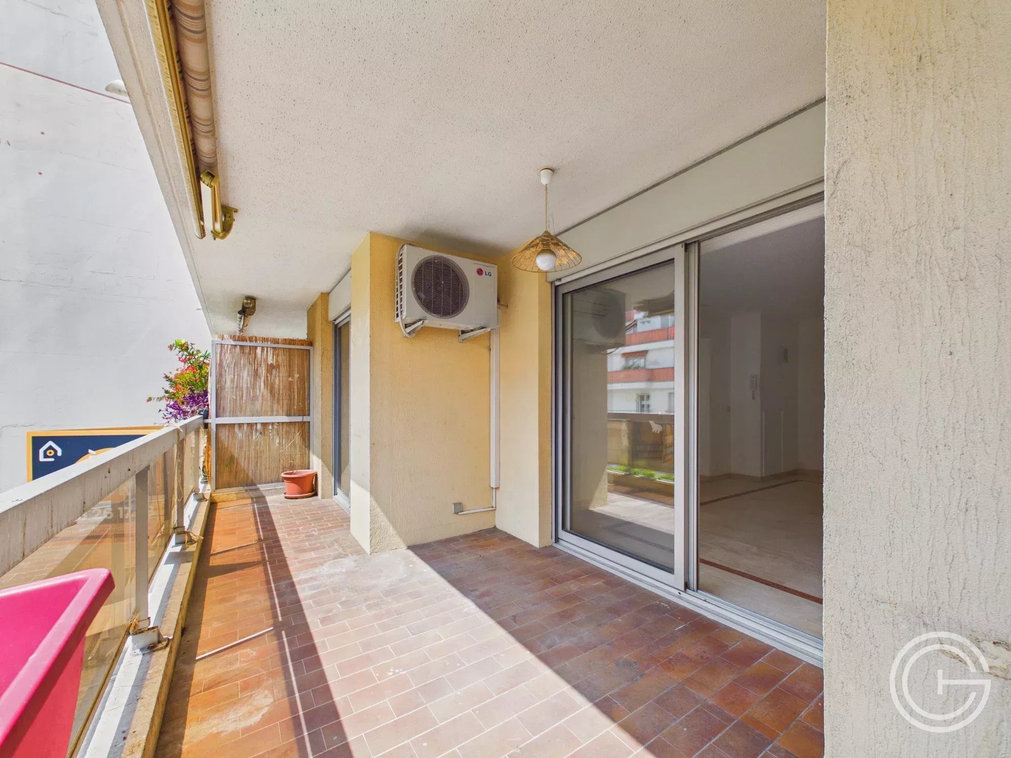 Appartement 2 pièces + Terrasse - Av Valentiny - NICE - Photo 3