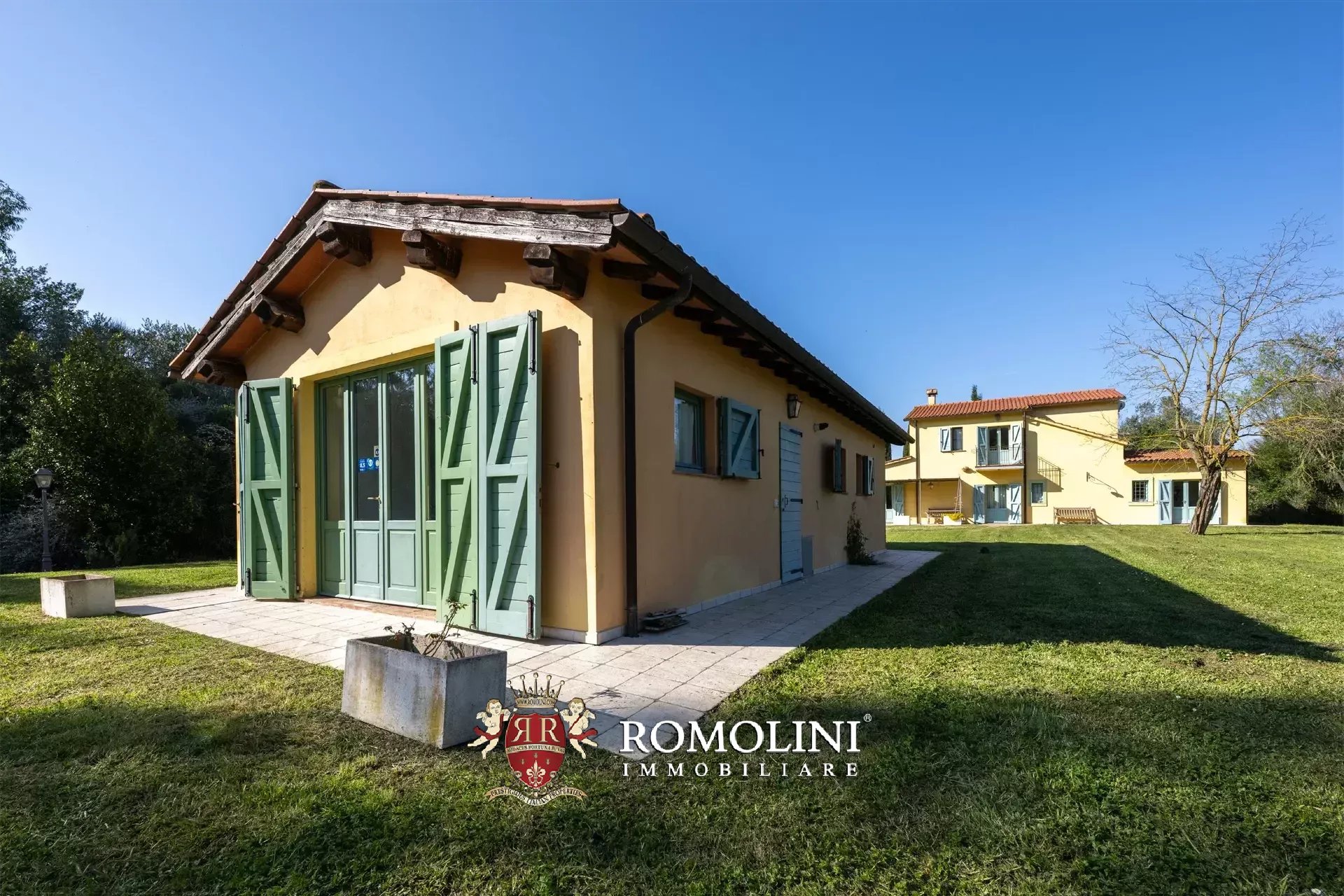 6 Bedroom Villa/Townhouse's Image 10
