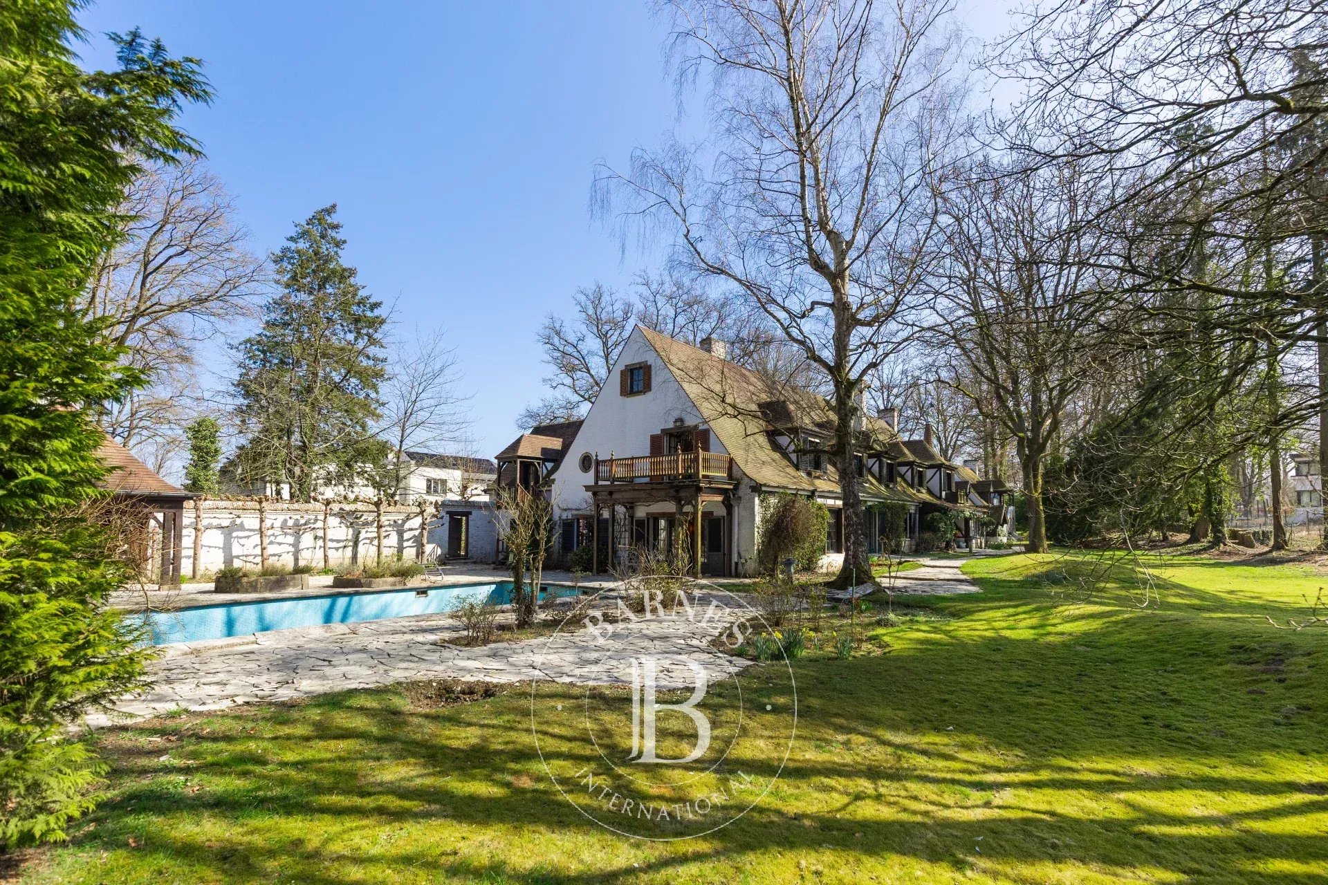 Hoeilaart - Exceptional villa to renovate, close to the Sonian Forest