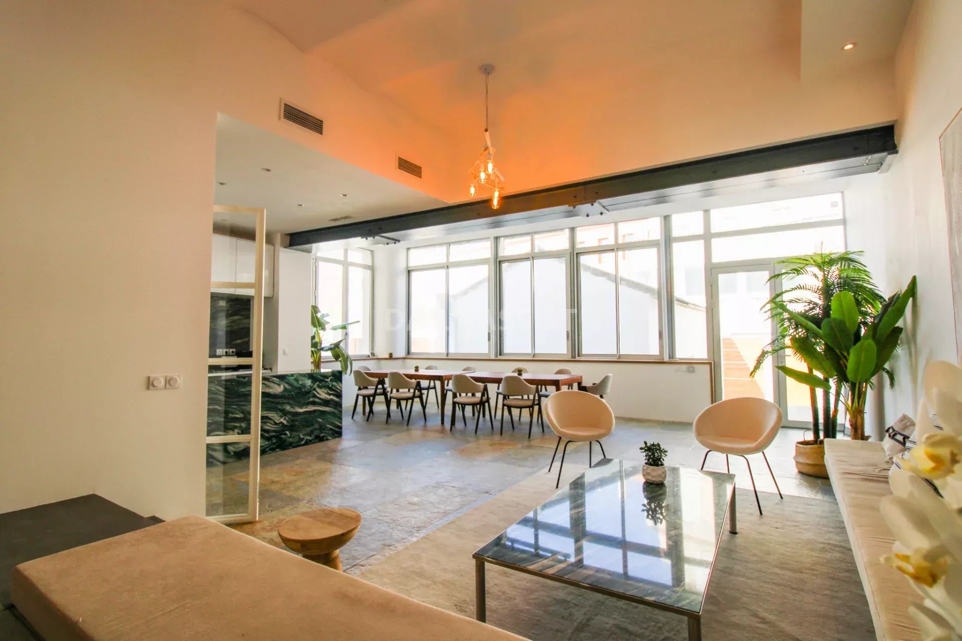 Agence immobilière de 
