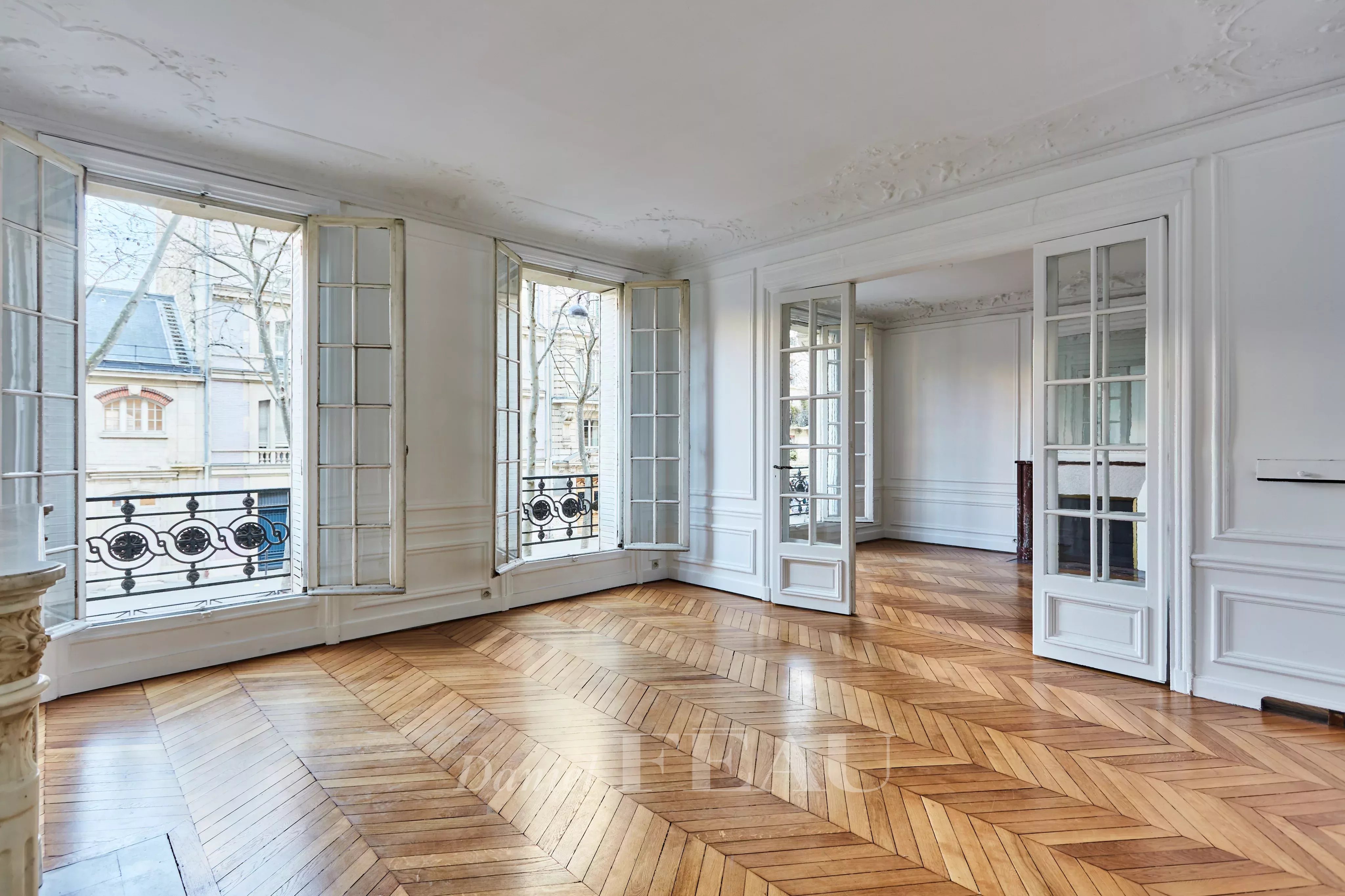 Sale Apartment Paris 7th