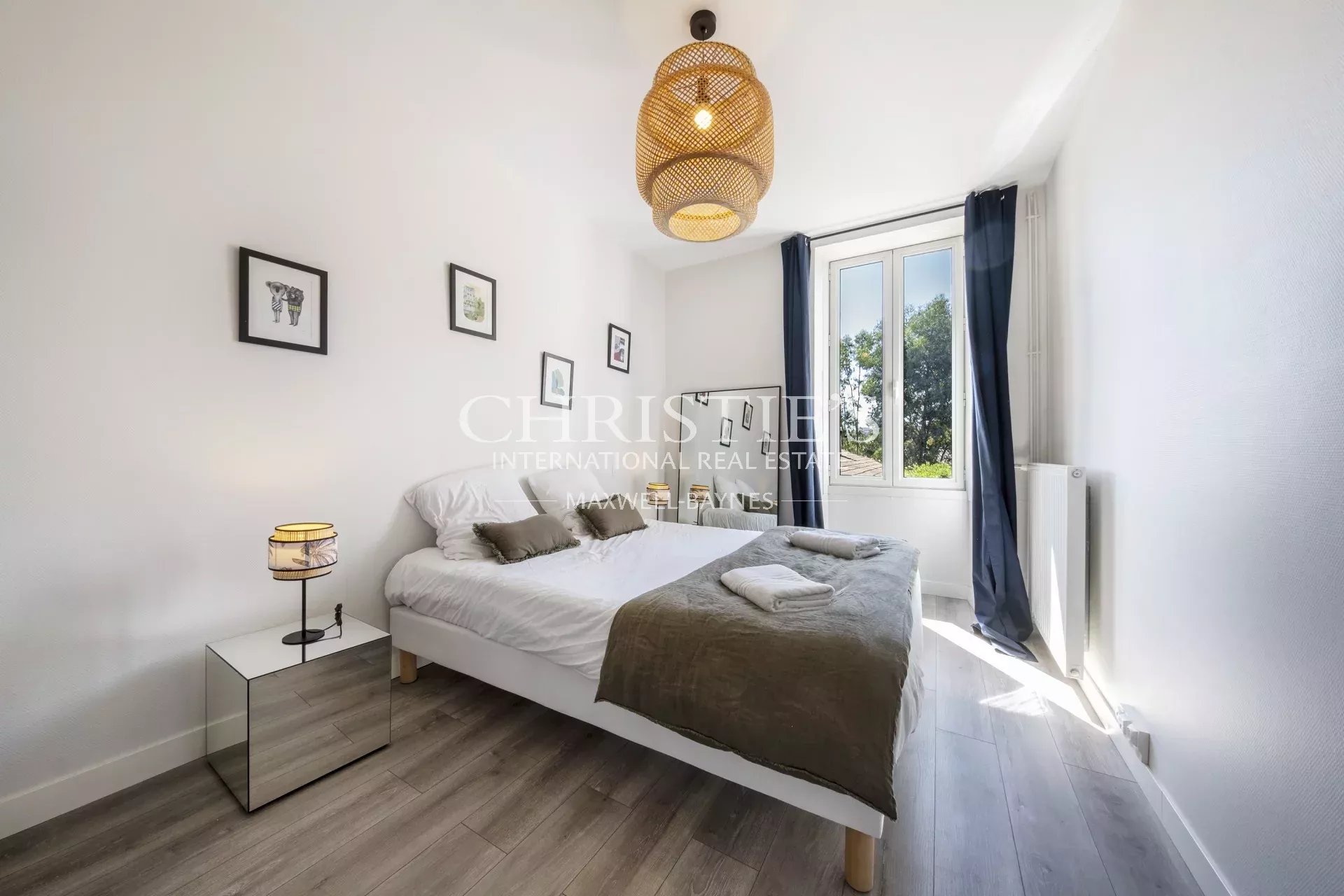 13 Bedroom Villa/Townhouse's Image 46