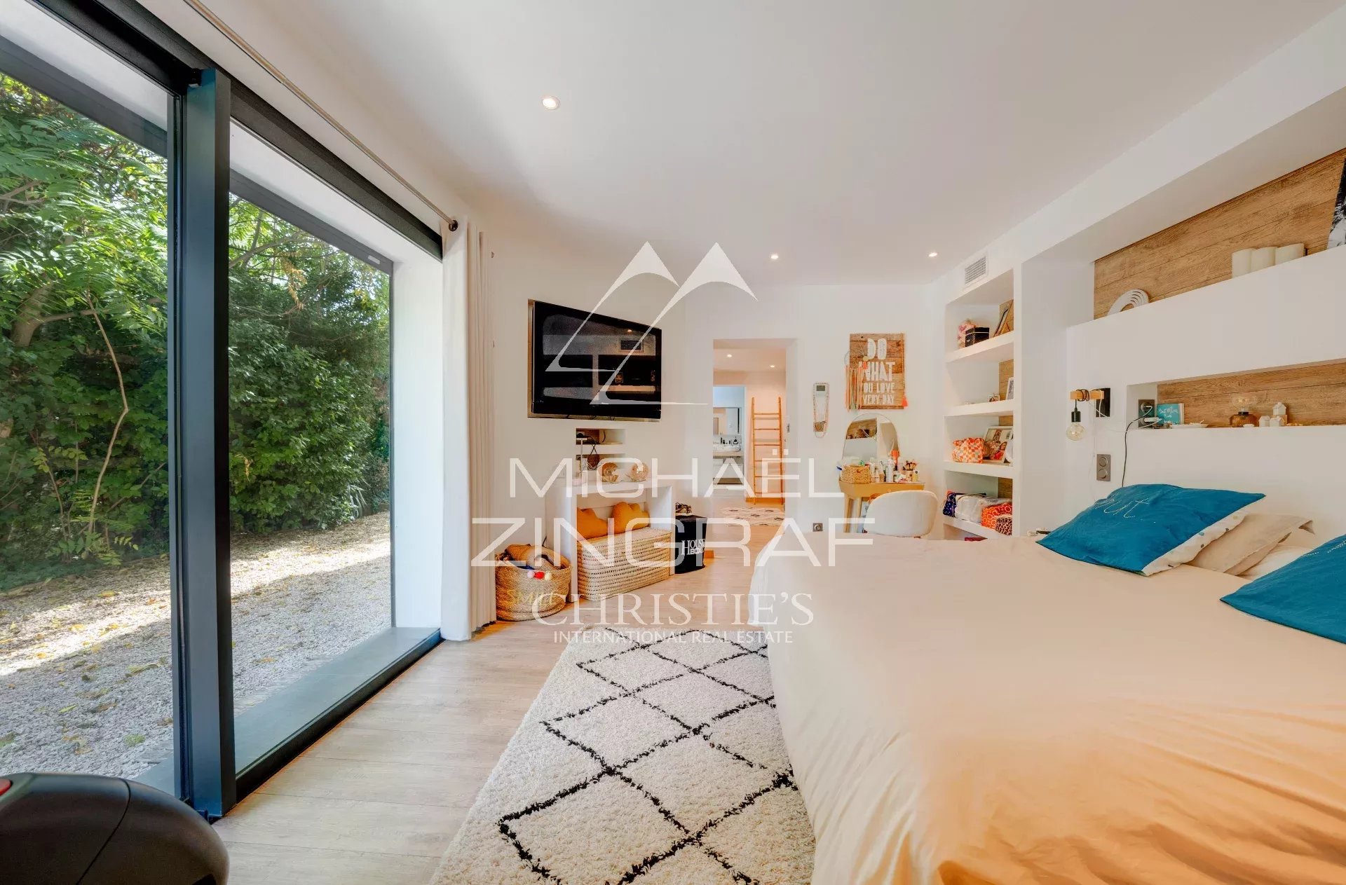 4 Bedroom Villa/Townhouse's Image 6