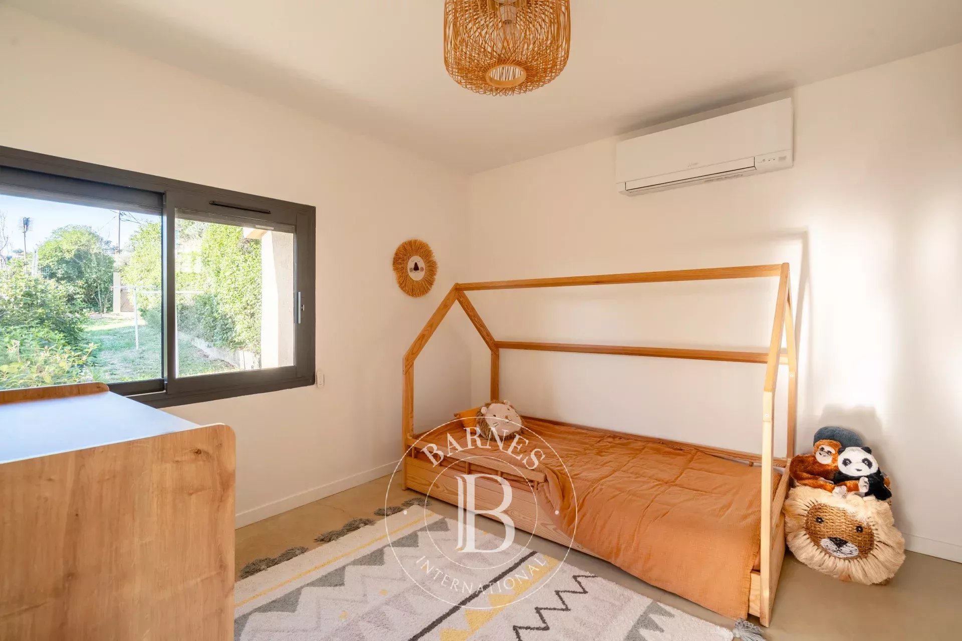 Ev Cassis - picture 6