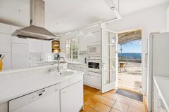 Charming villa with panoramic views in the heart of a sought-after private estate — photo 7 of 7