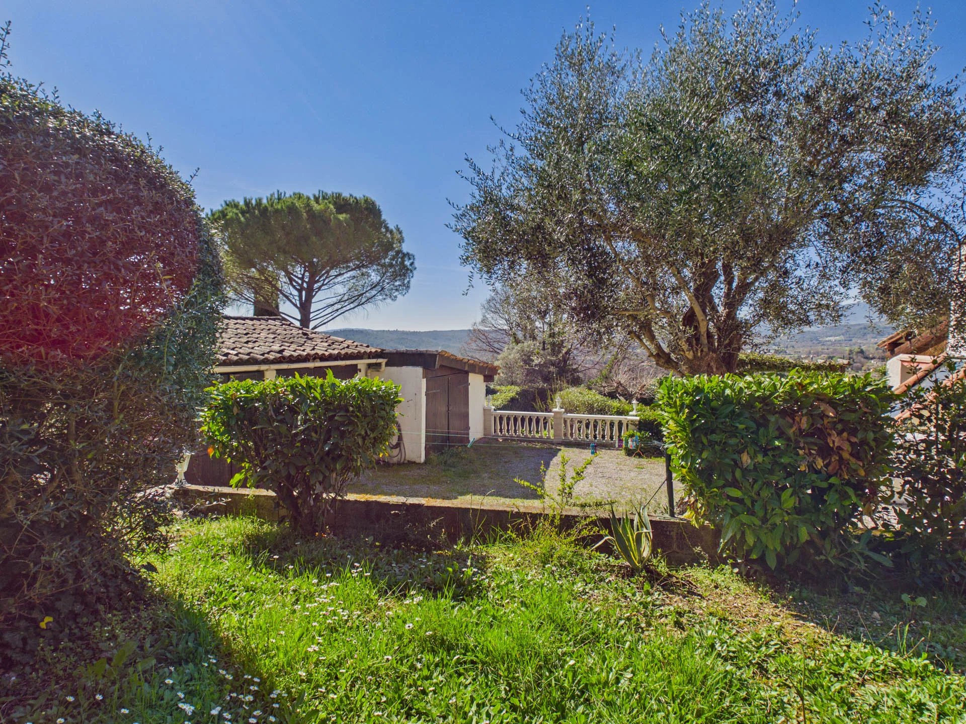 Villa to renovate with pool and view  - Montauroux