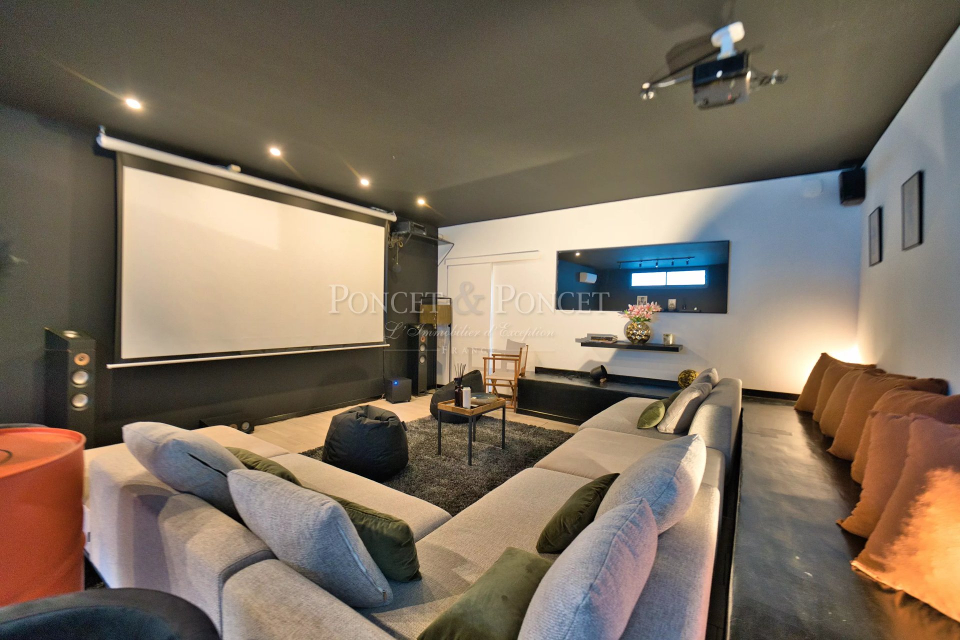 4 Bedroom Villa/Townhouse's Image 23