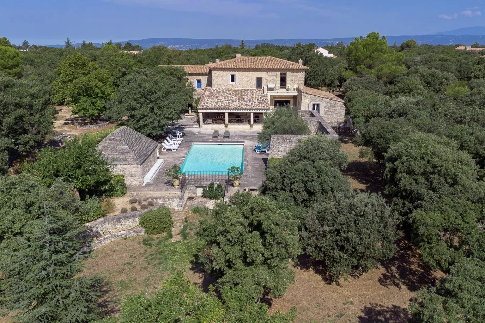 Magnificent property with view in Bonnieux