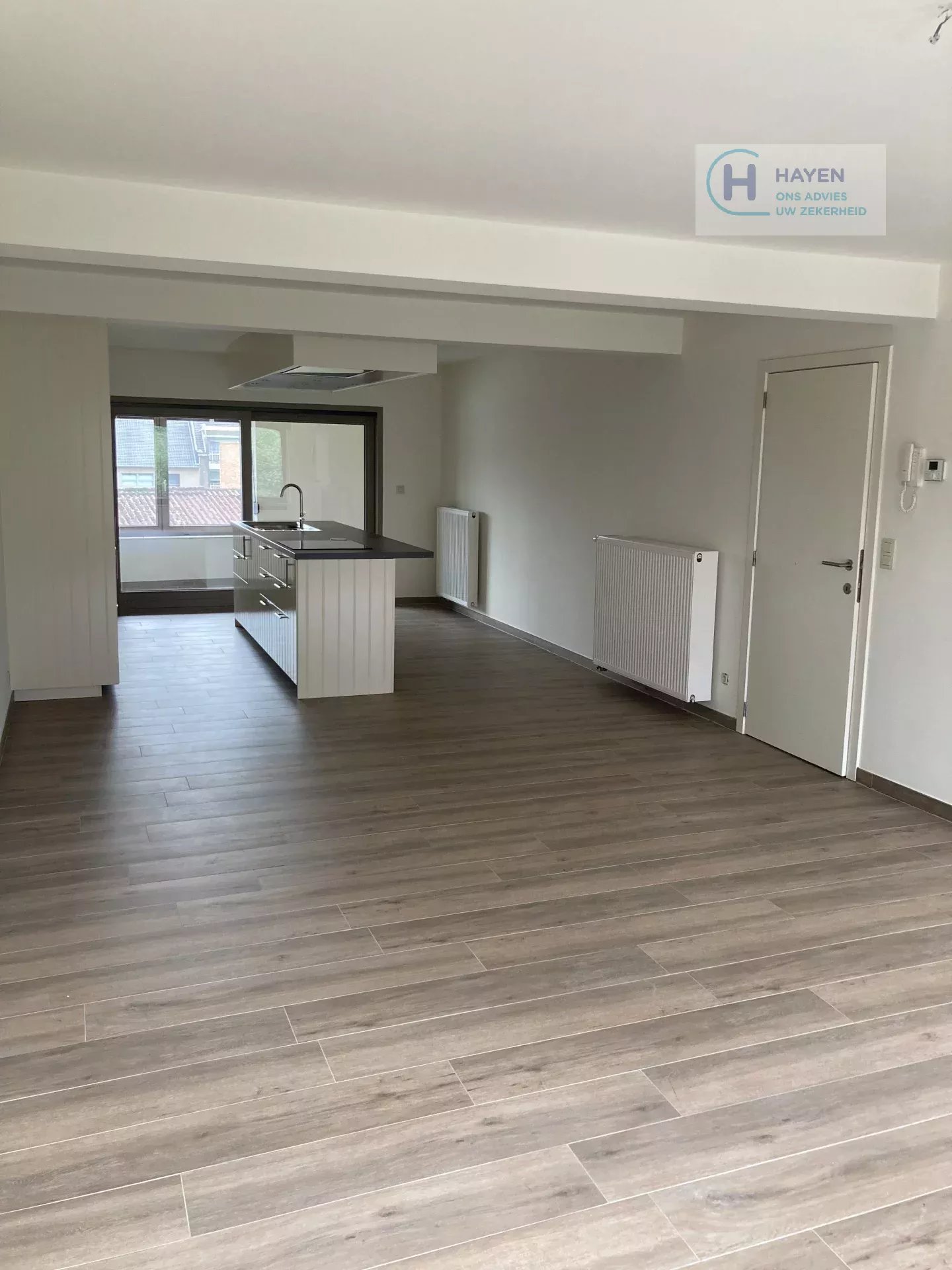 APPARTEMENT MET 2 SLAAPKAMERS IN CENTRUM HOESELT