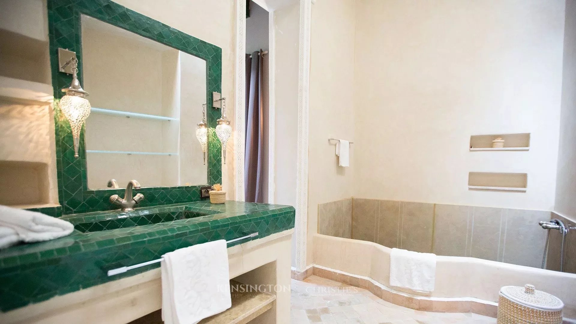 7 Bedroom Villa/Townhouse's Image 22