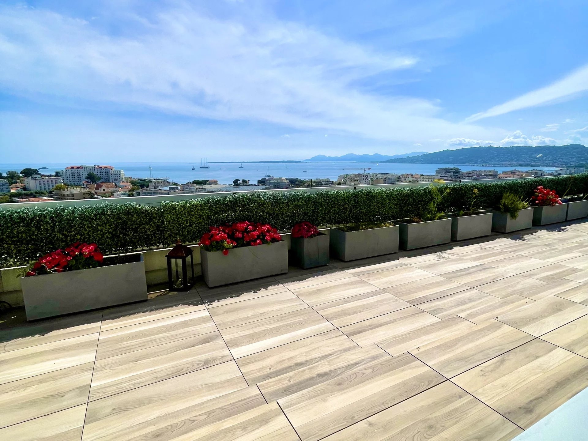 A vendre Penthouse avec vue panoramique et tres grande terrasse