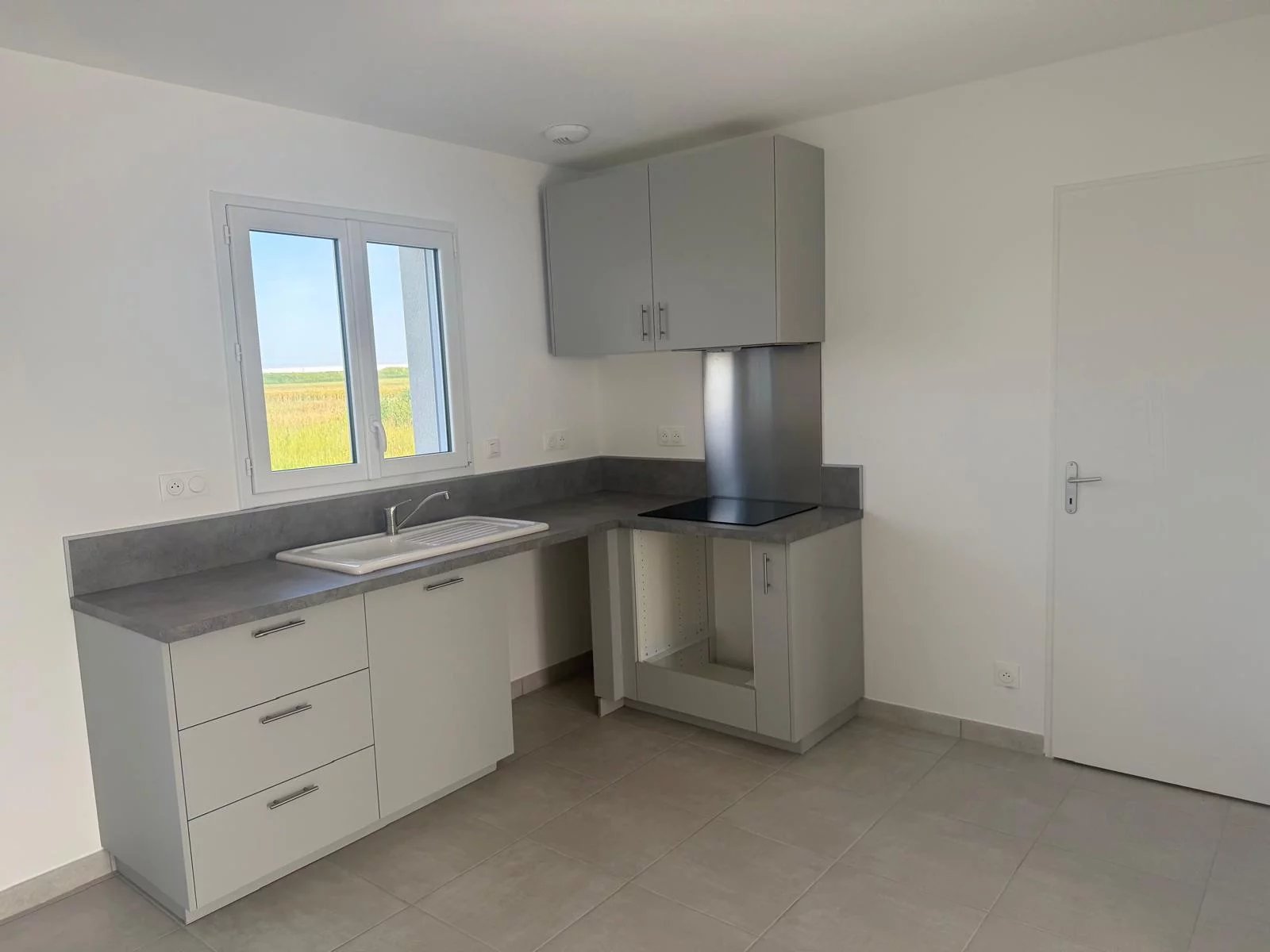 MAISON DE TYPE 4 - JARDIN ET GARAGE - Photo 3