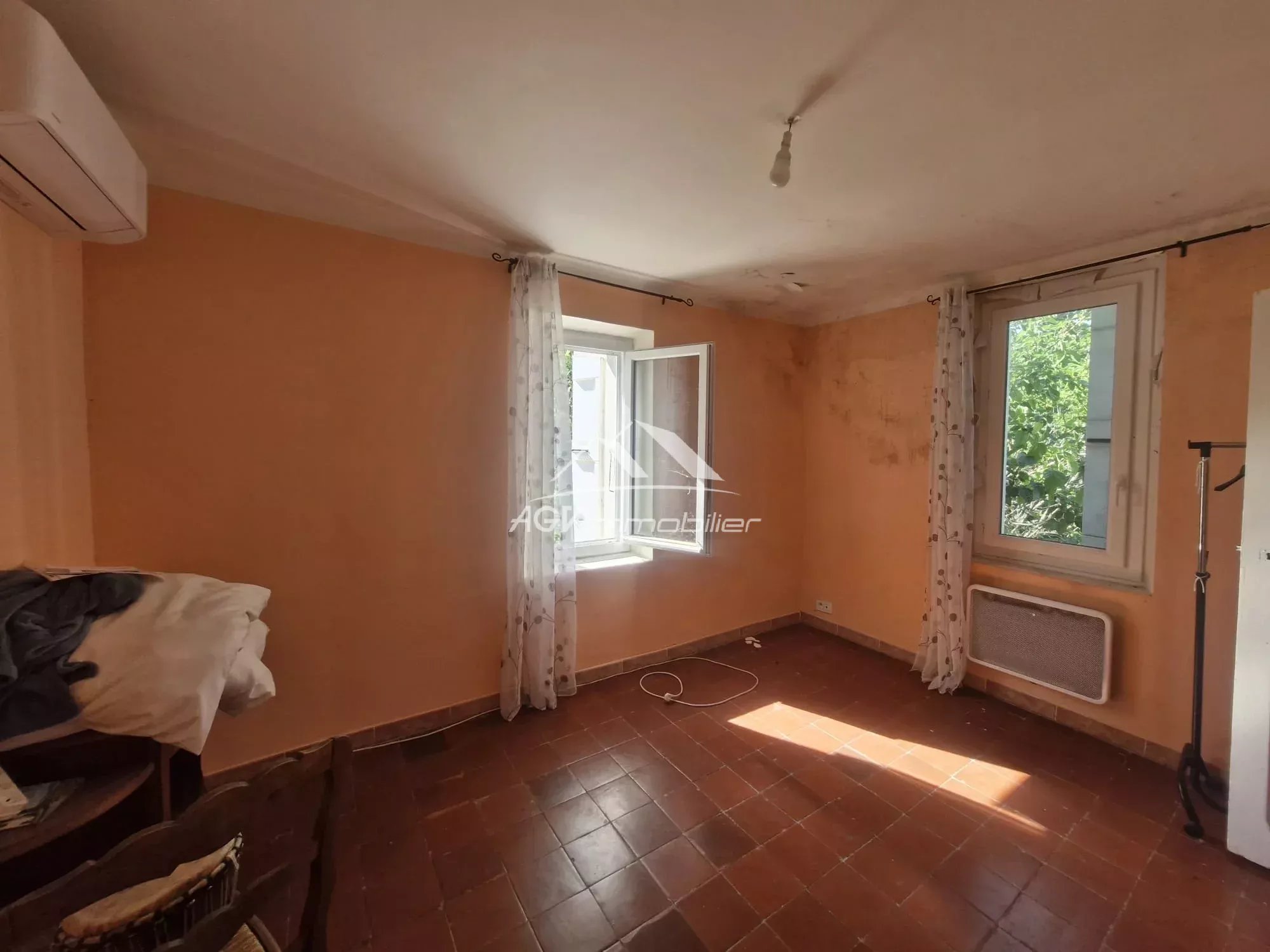 Proche Les Mages, maison 3 chambres sur environ 581 m² de terrain