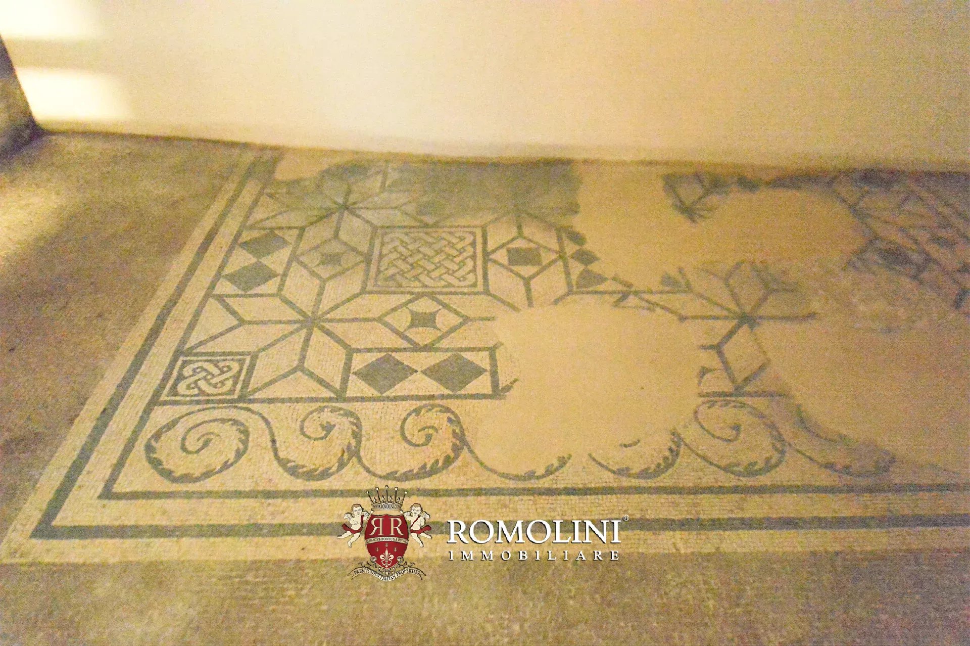 10 Bedroom Villa/Townhouse's Image 38