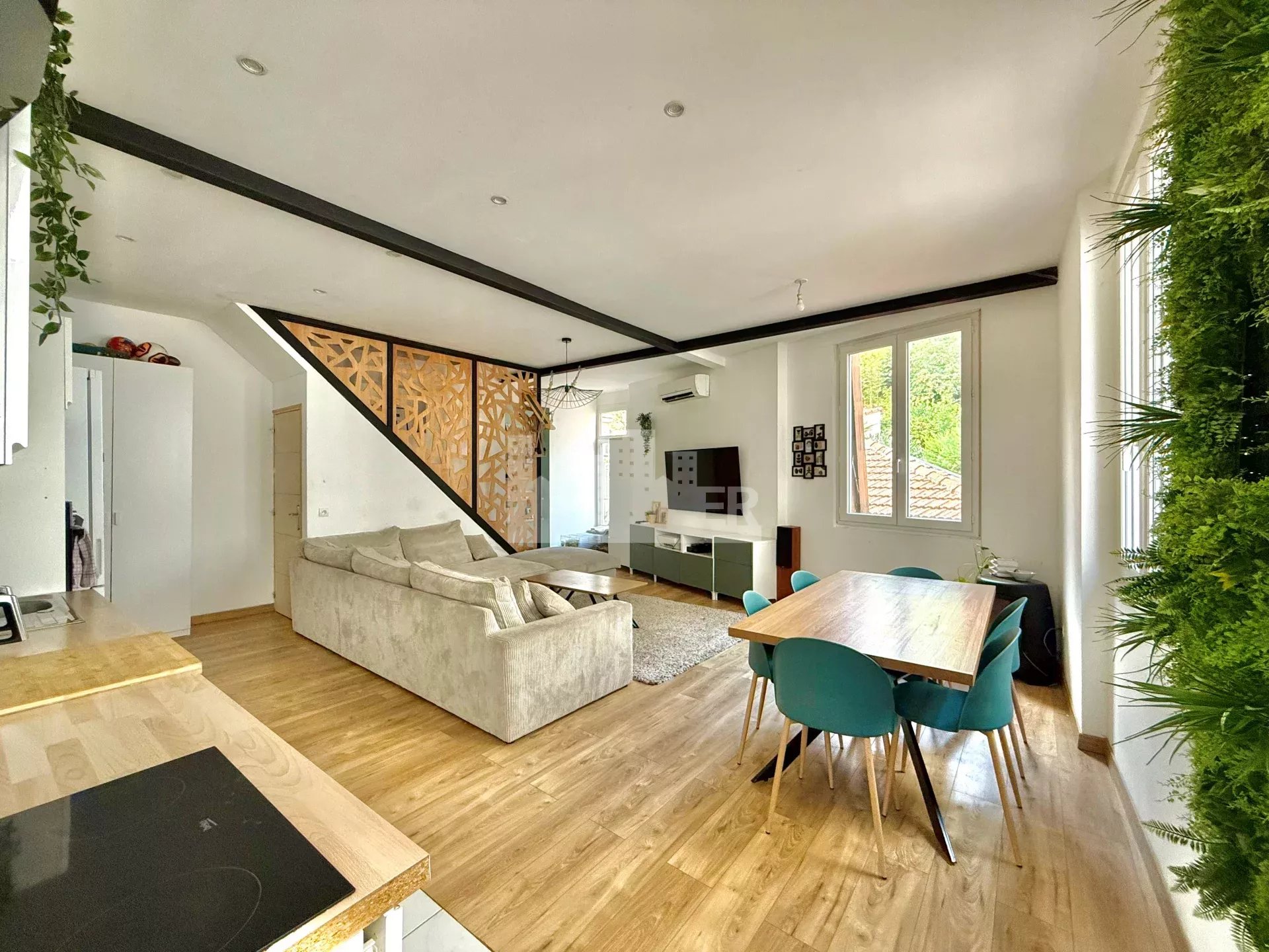 Agence immobilière de 