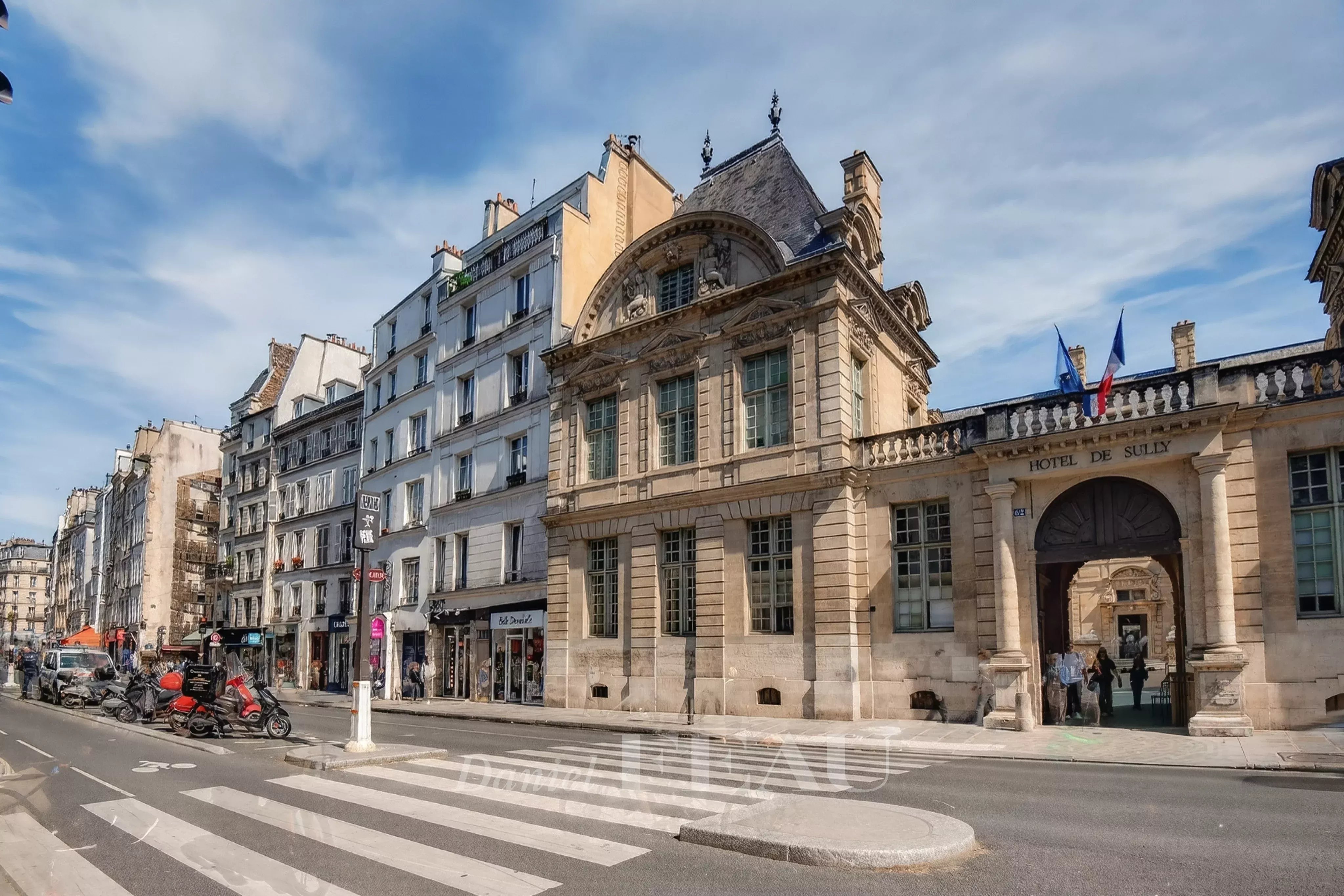 Sale Apartment Paris 4th