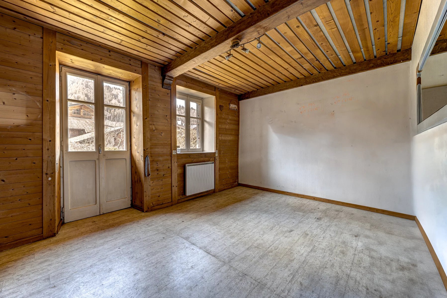 Photo of MORZINE - A renovation project in the hyper-centre of Morzine, steps from the cable car