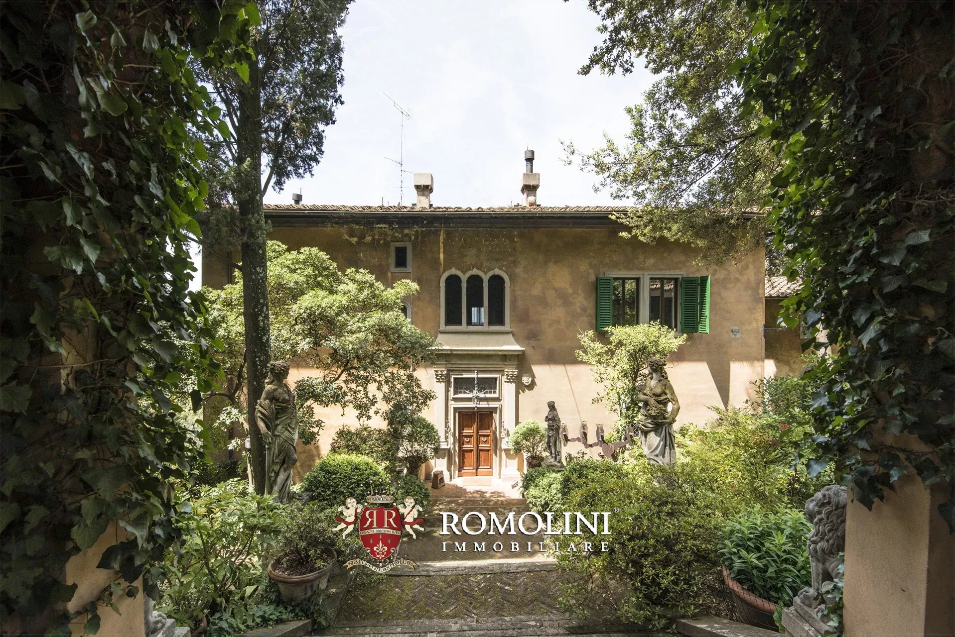 8 Bedroom Villa/Townhouse's Image 11