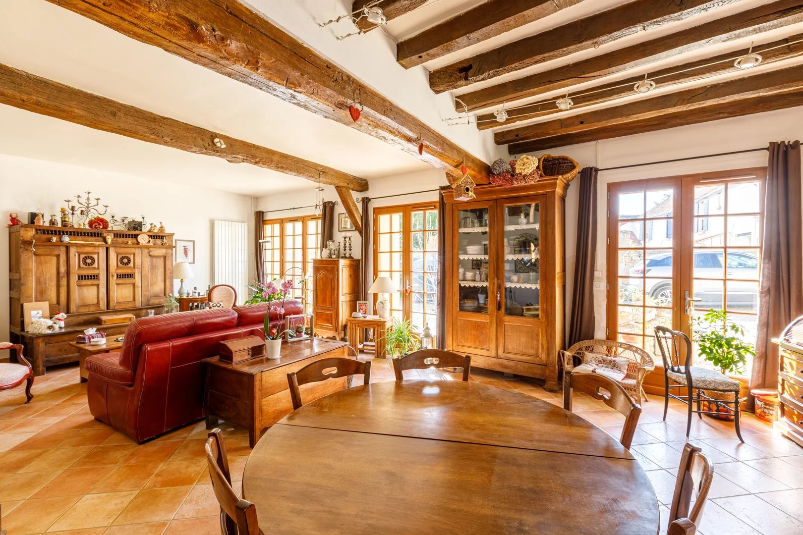 Agence immobilière de PARIS - LONDON - PAROS