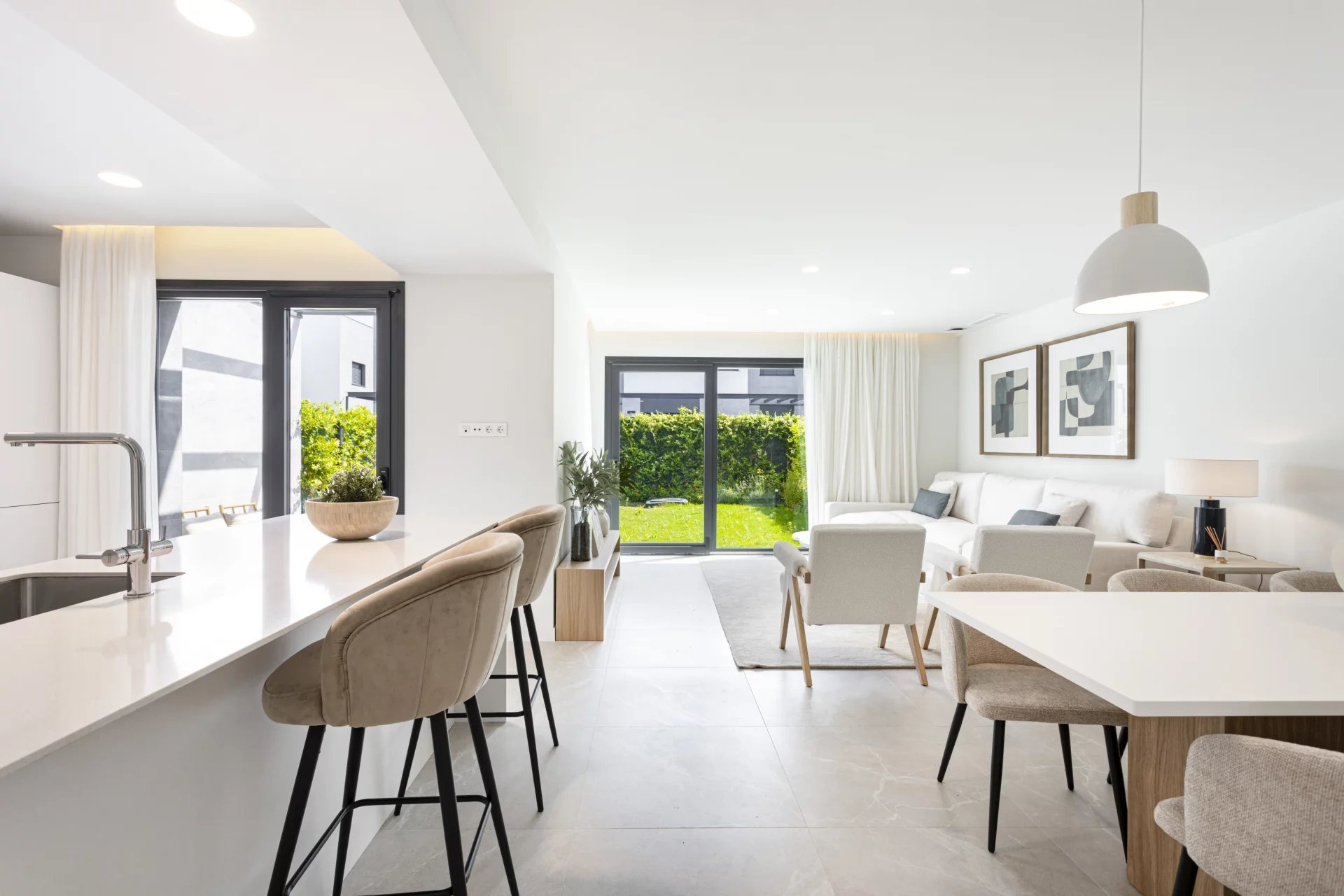 Semi-detached House with Garden and Pool