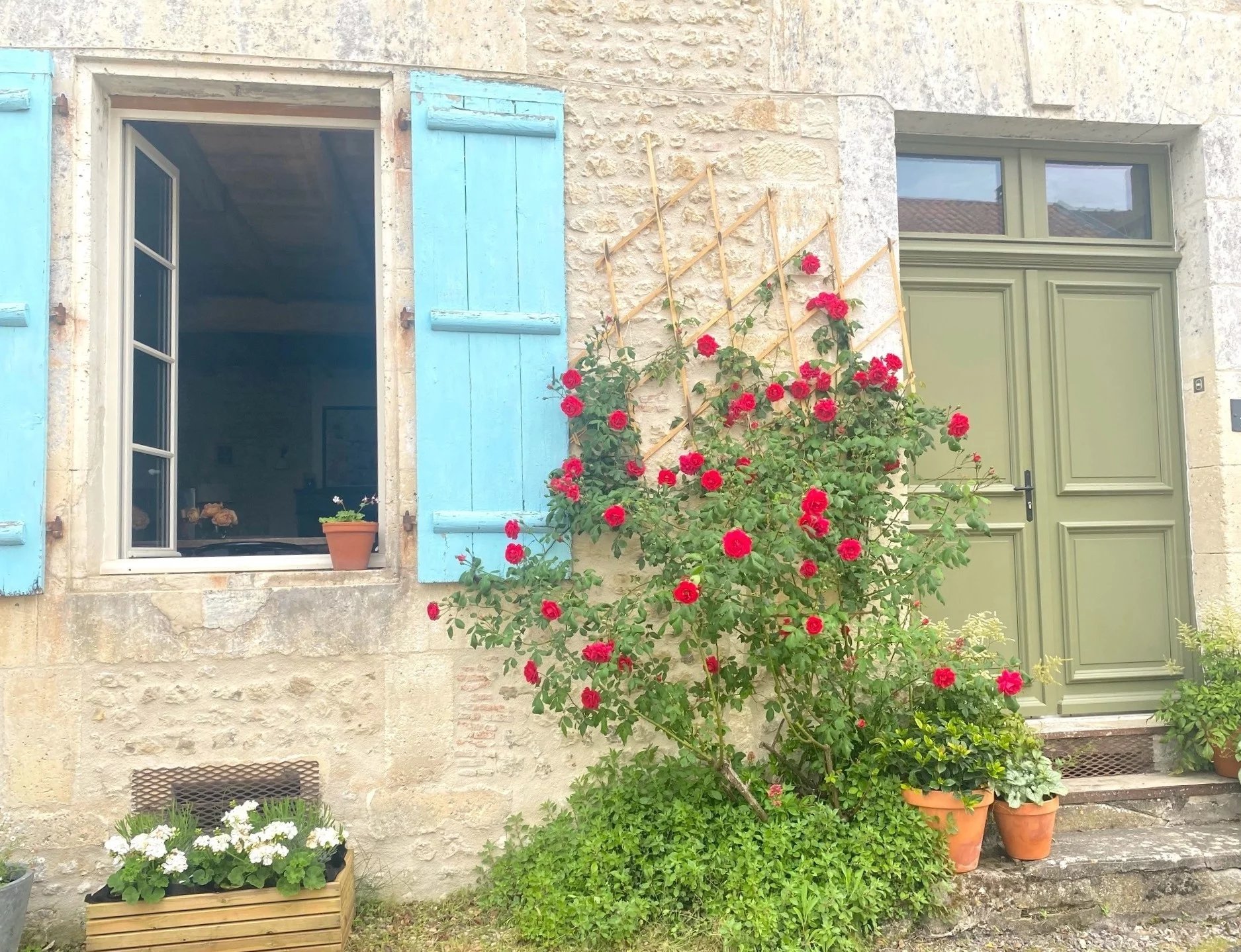 House in Salles-Lavalette - view 1