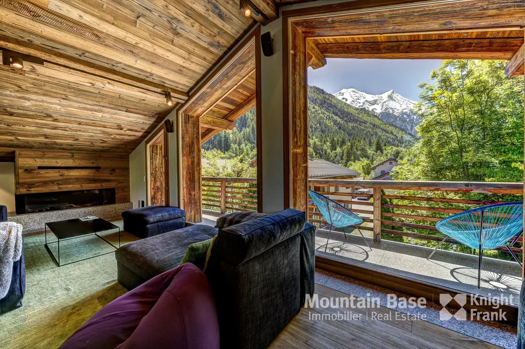 Photo of A newly built 4-bedroom chalet at the foot of Les Planards ski area.