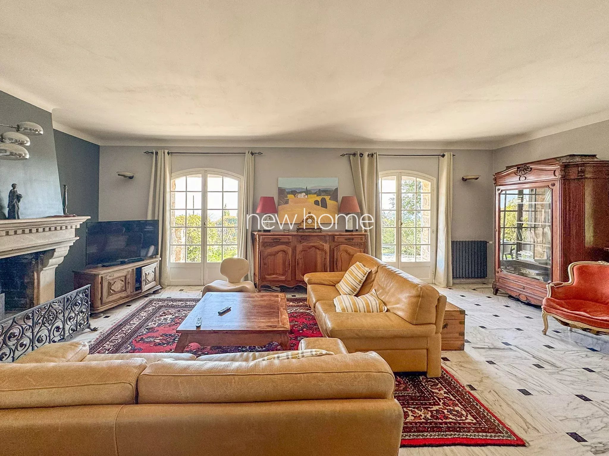 Propriété de charme en pierre  Vue mer et village  CABRIS