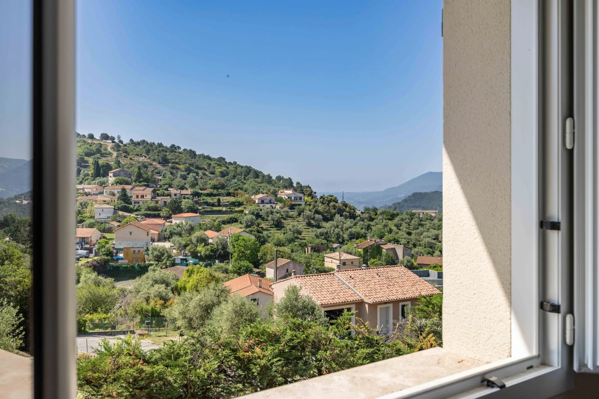 Levens Villa individuelle 4-5 pièces 119 m² de 2023 / résidentiel / vue dégagée collines et montagnes / position dominante / exposition SUD