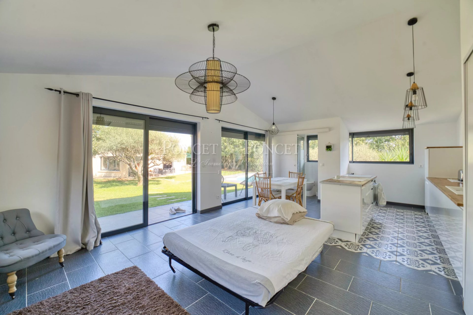 5 Bedroom Villa/Townhouse's Image 18